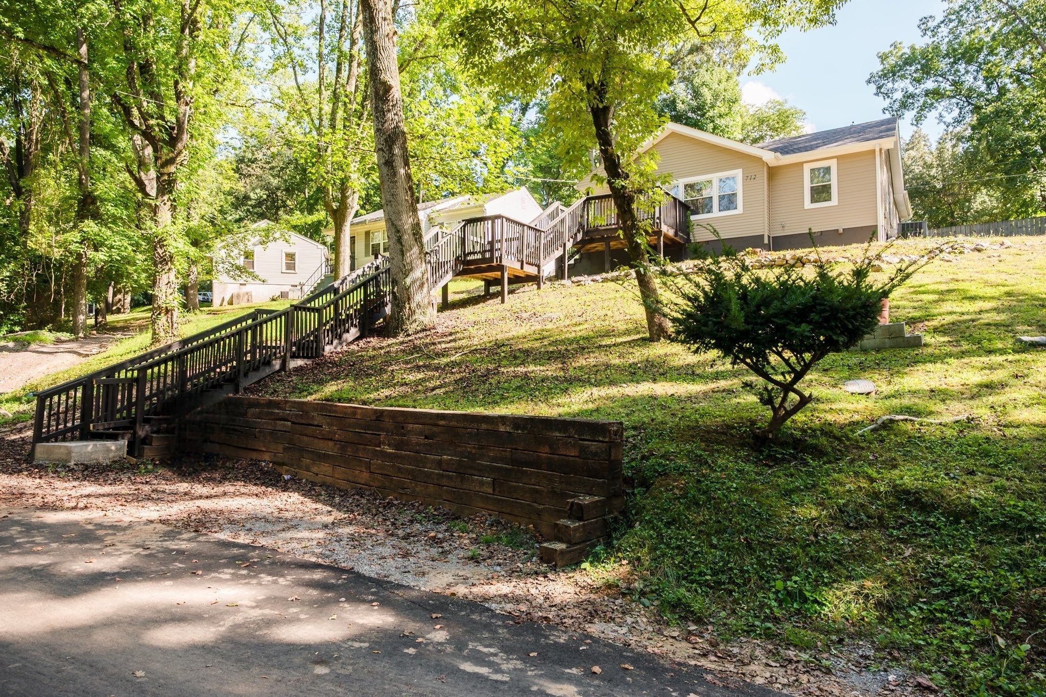 712 Woodlawn Dr