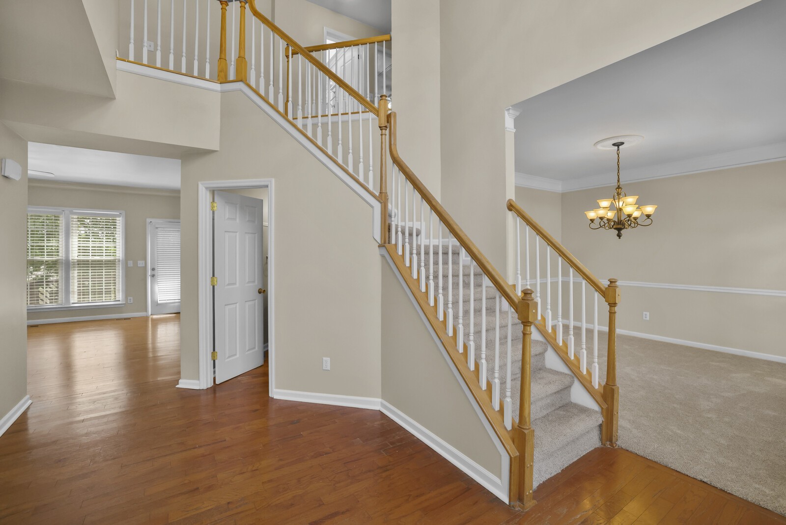 1301 Buckingham Cir