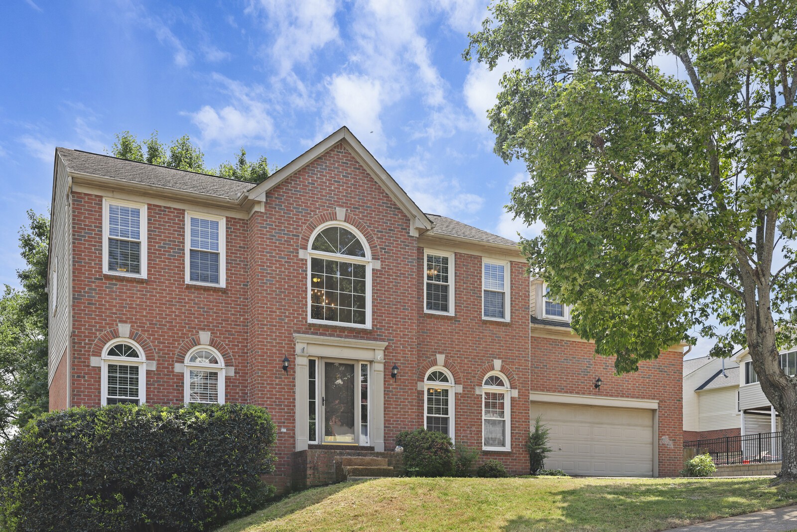 1301 Buckingham Cir
