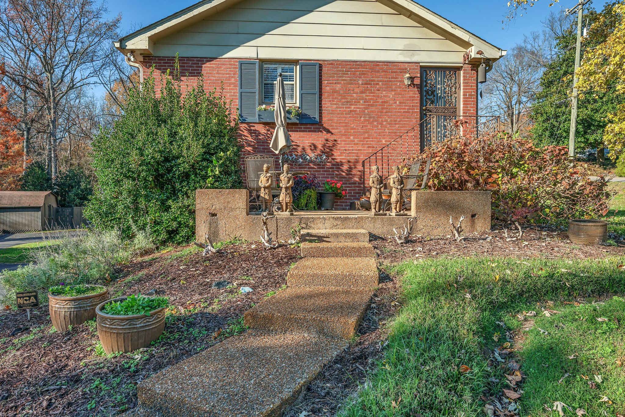 3811 Moss Rose Dr