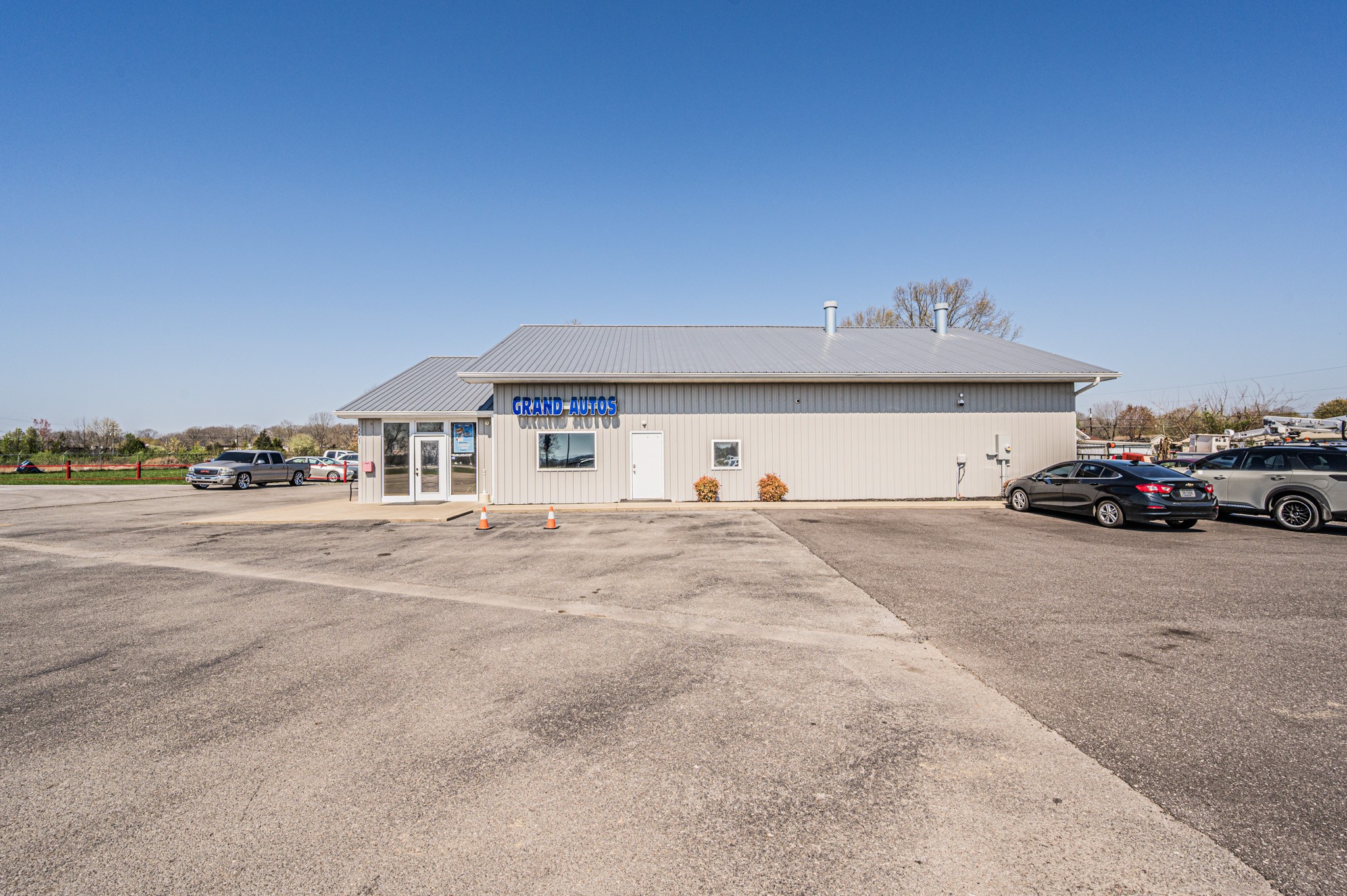 2201 W Everly Brothers Blvd