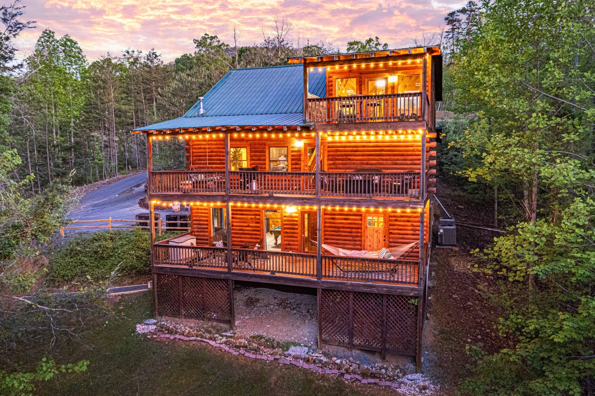2010 Bluff Mountain Rd