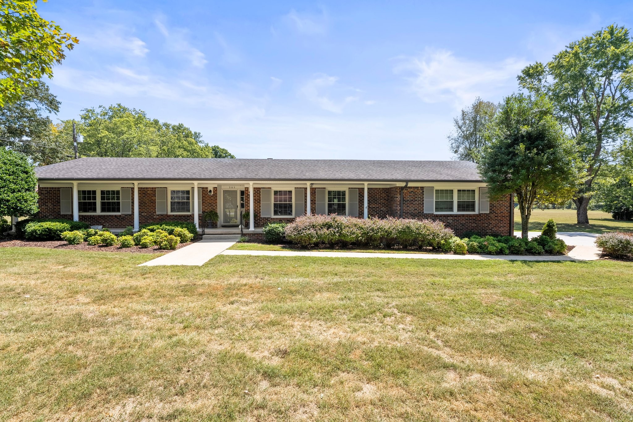 305 Golf Club Ln