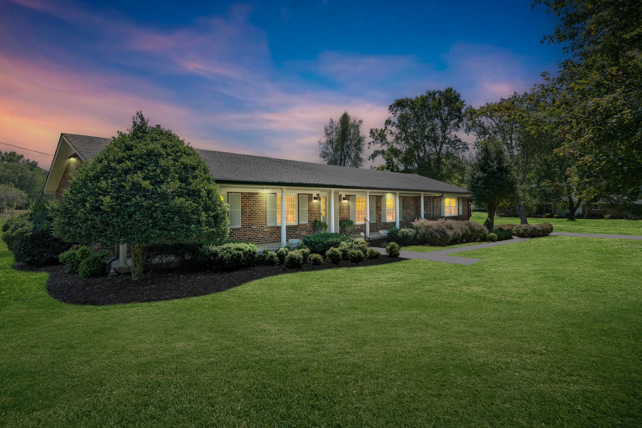 305 Golf Club Ln
