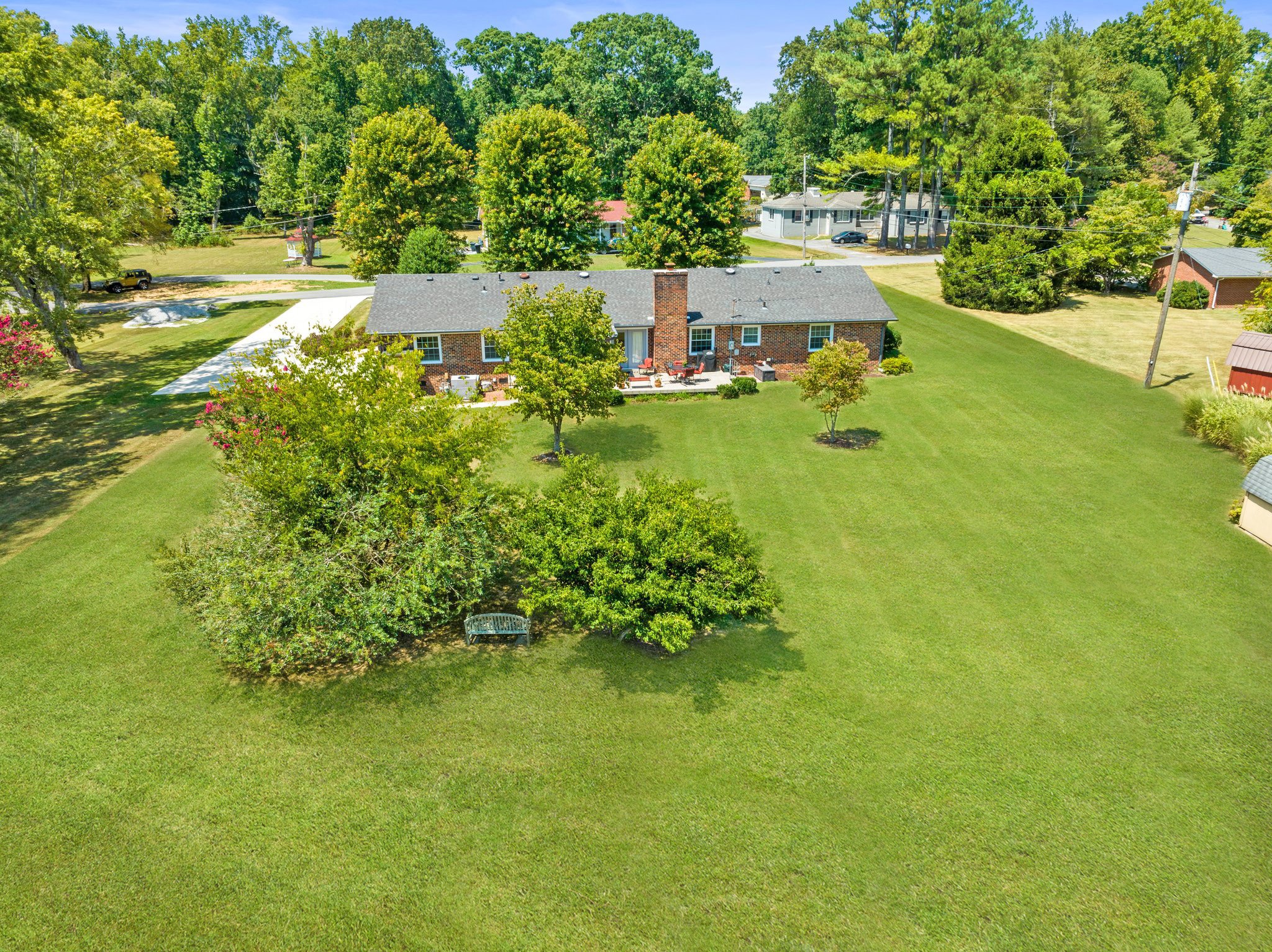 305 Golf Club Ln