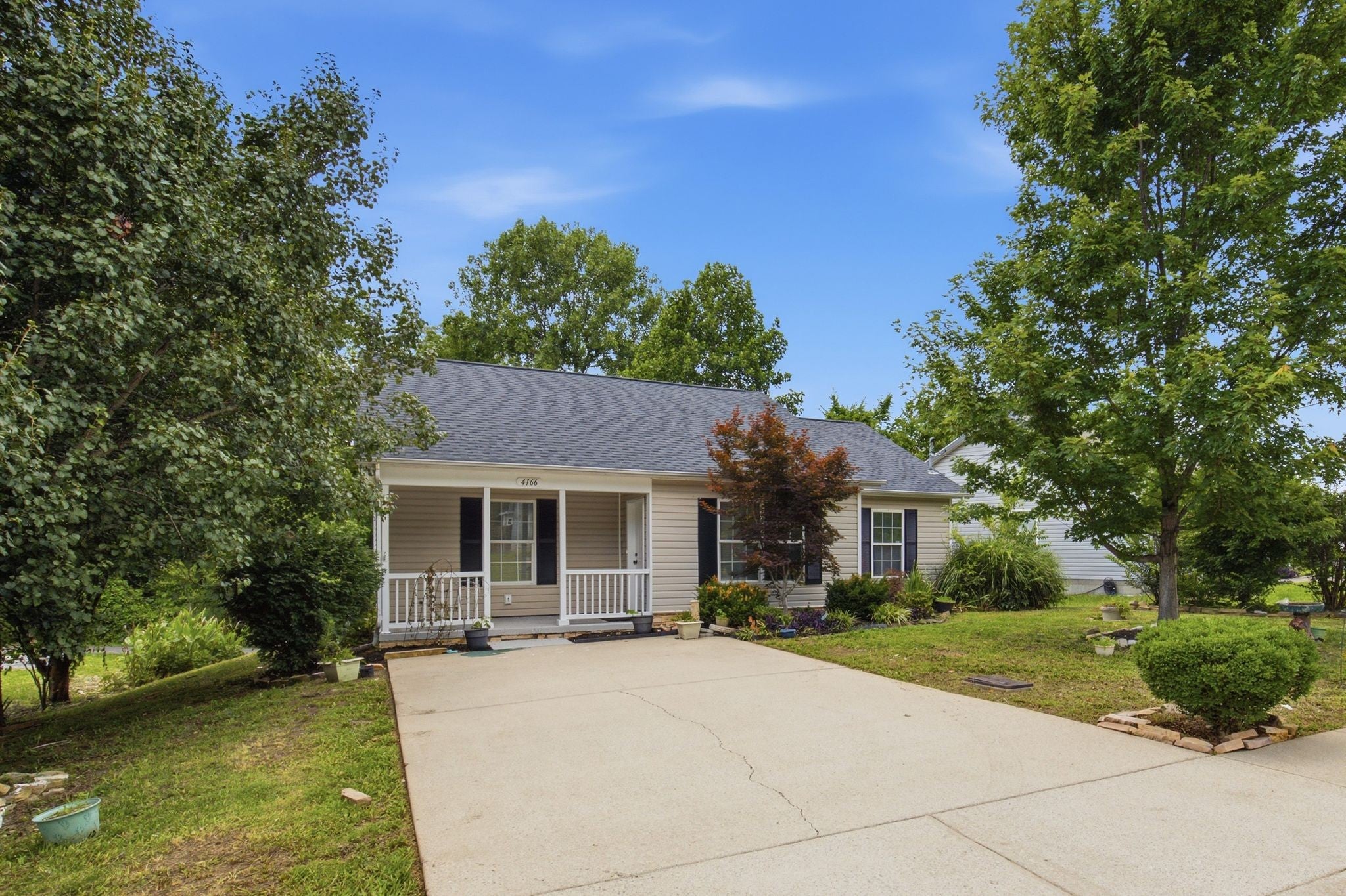 4166 Providence Park Ln, Nashville TN 37211 4-bed home, photo 2 of 27