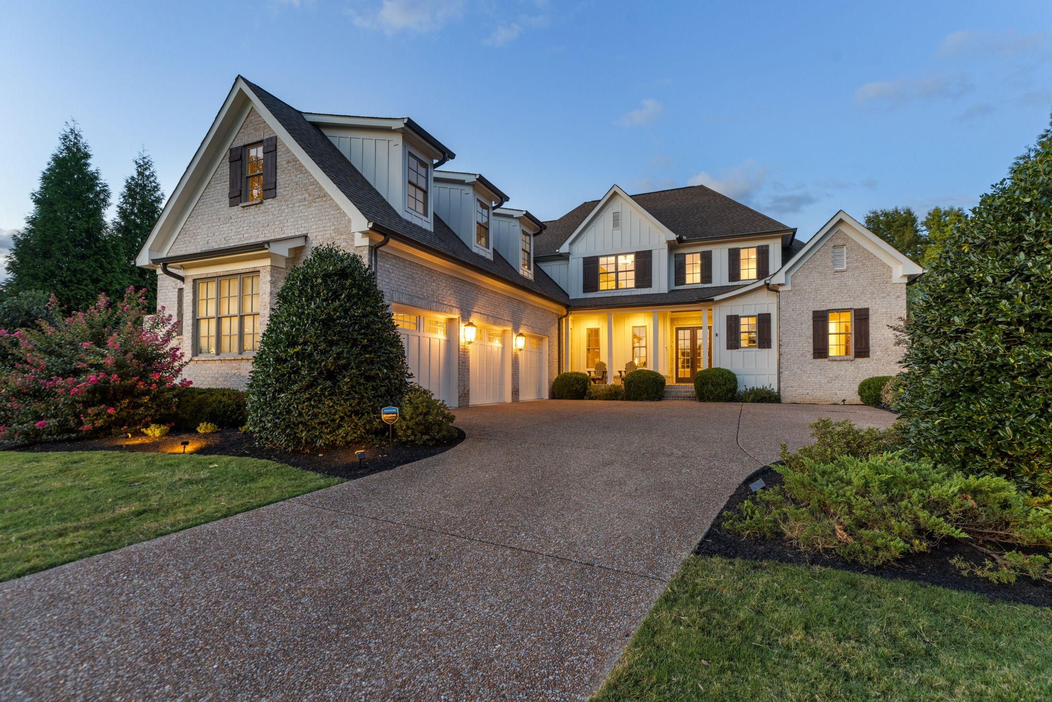 1000 Chapel Lake Cir