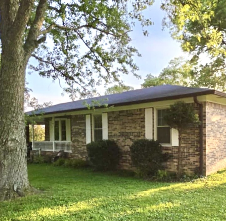 1205 Glenoaks Rd