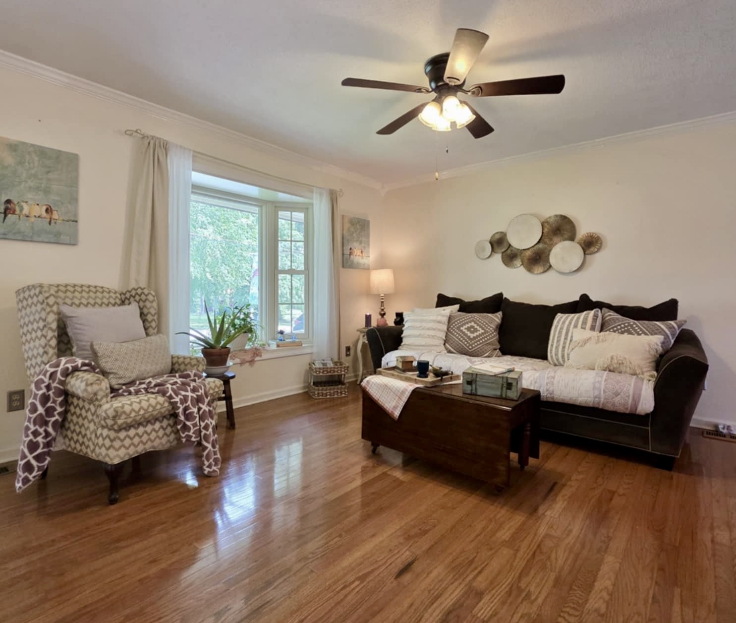 1205 Glenoaks Rd