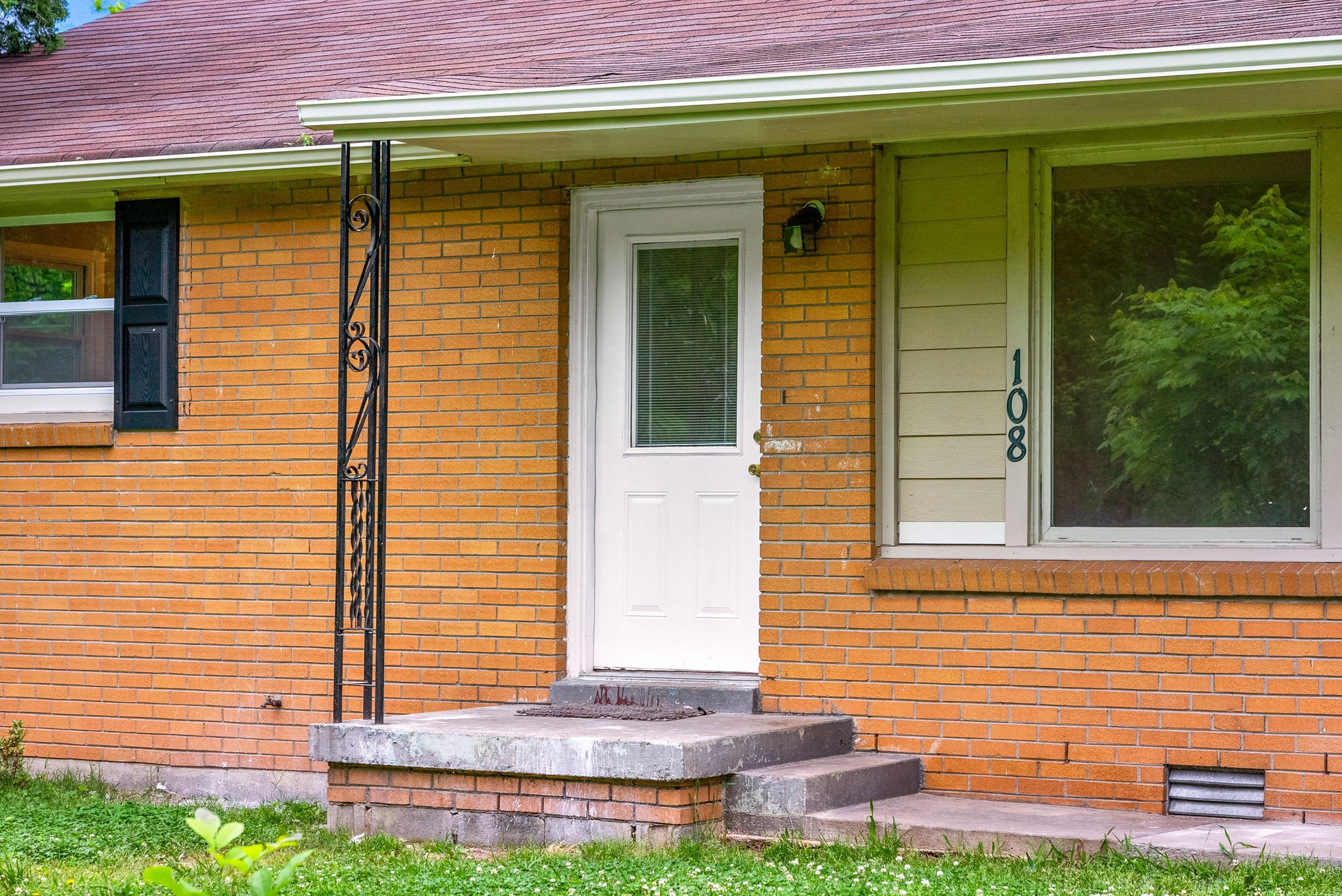 108 Charlemagne Blvd