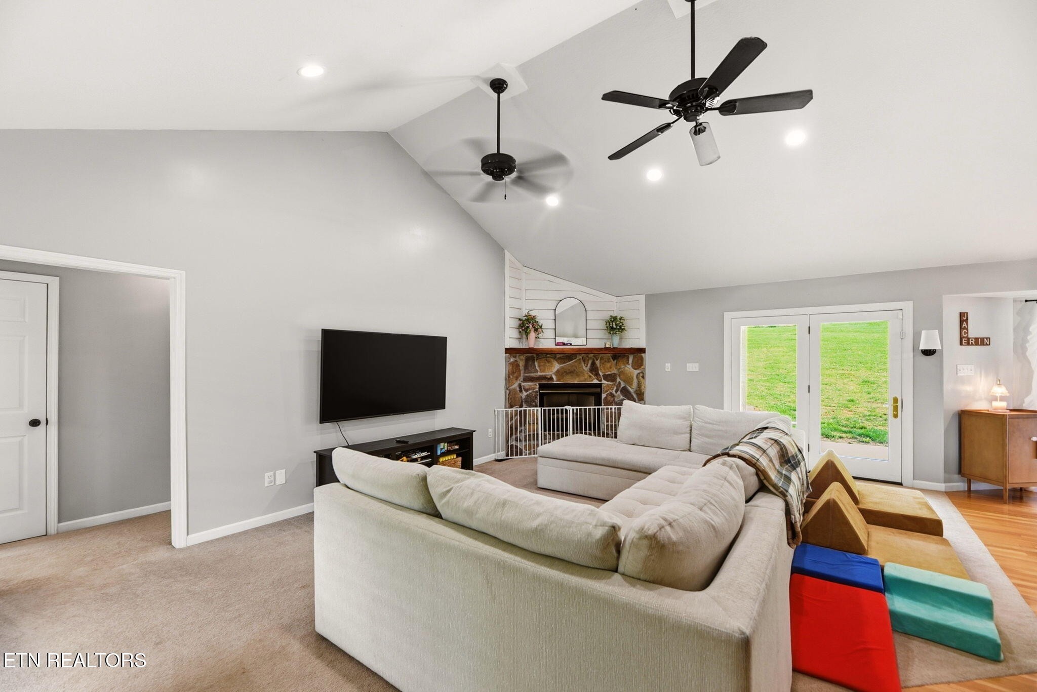 235 Raccoon Valley Rd