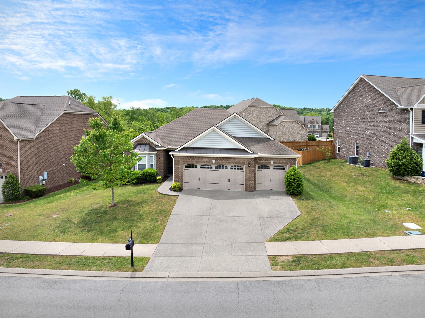 194 Meandering Dr