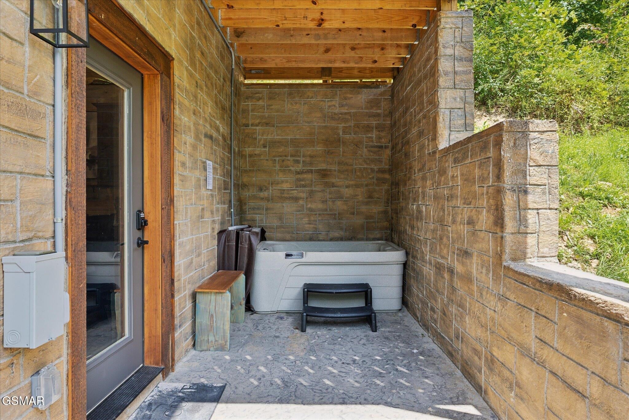 620 Deer Path Lane