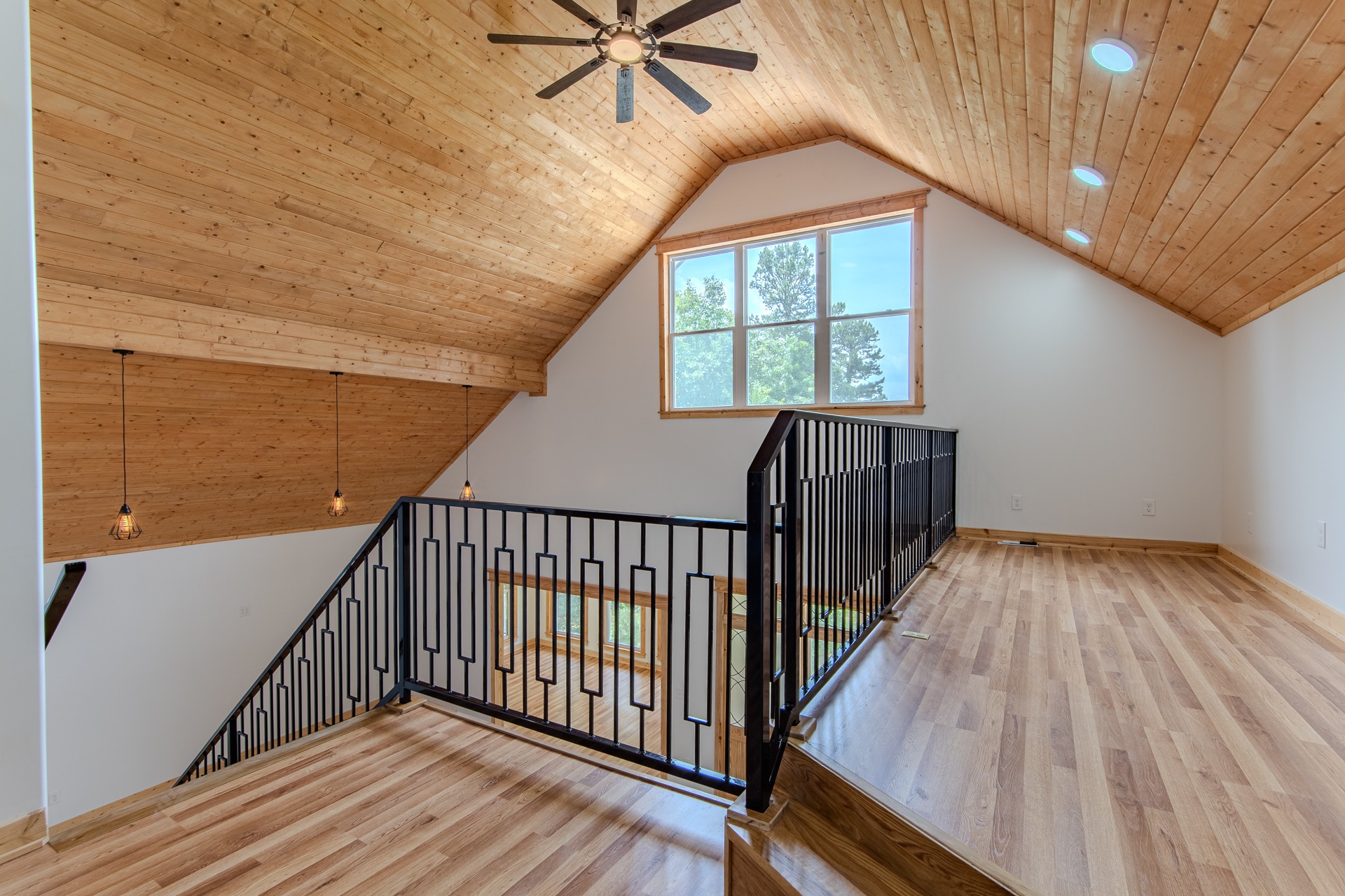 619 Bridgeview Cove