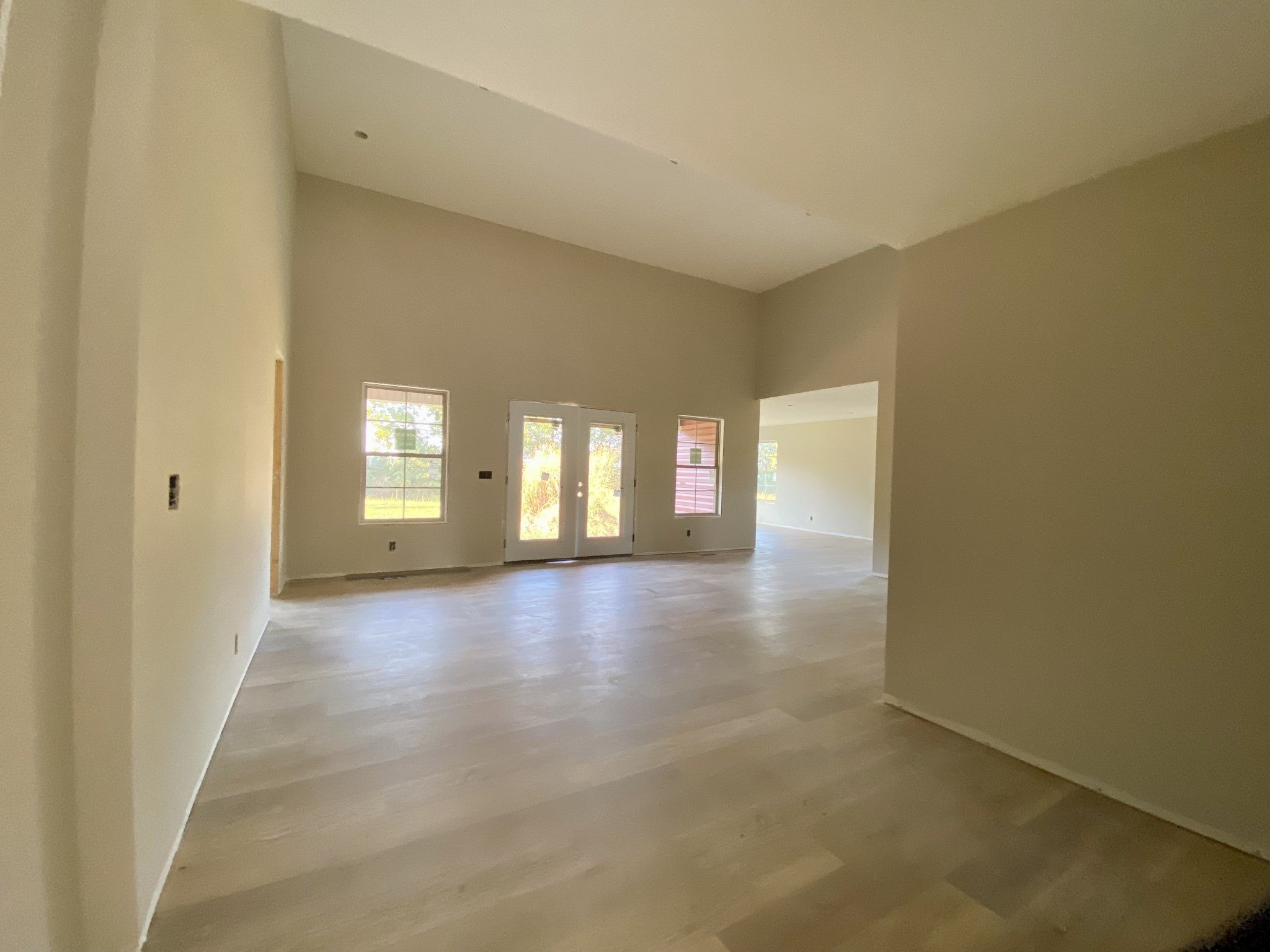 1280 Vickie Ln