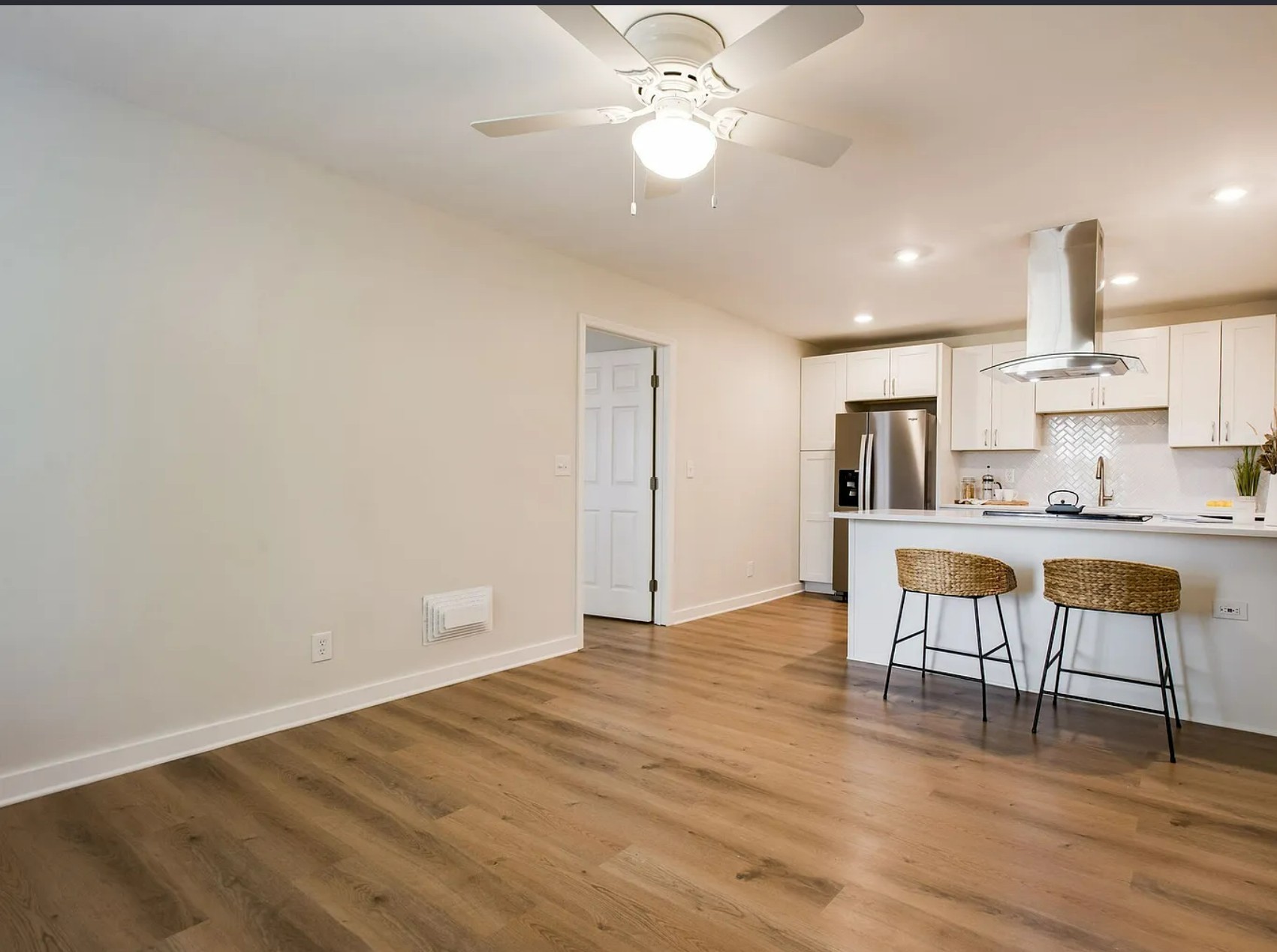 3600 Hillsboro Pike D16