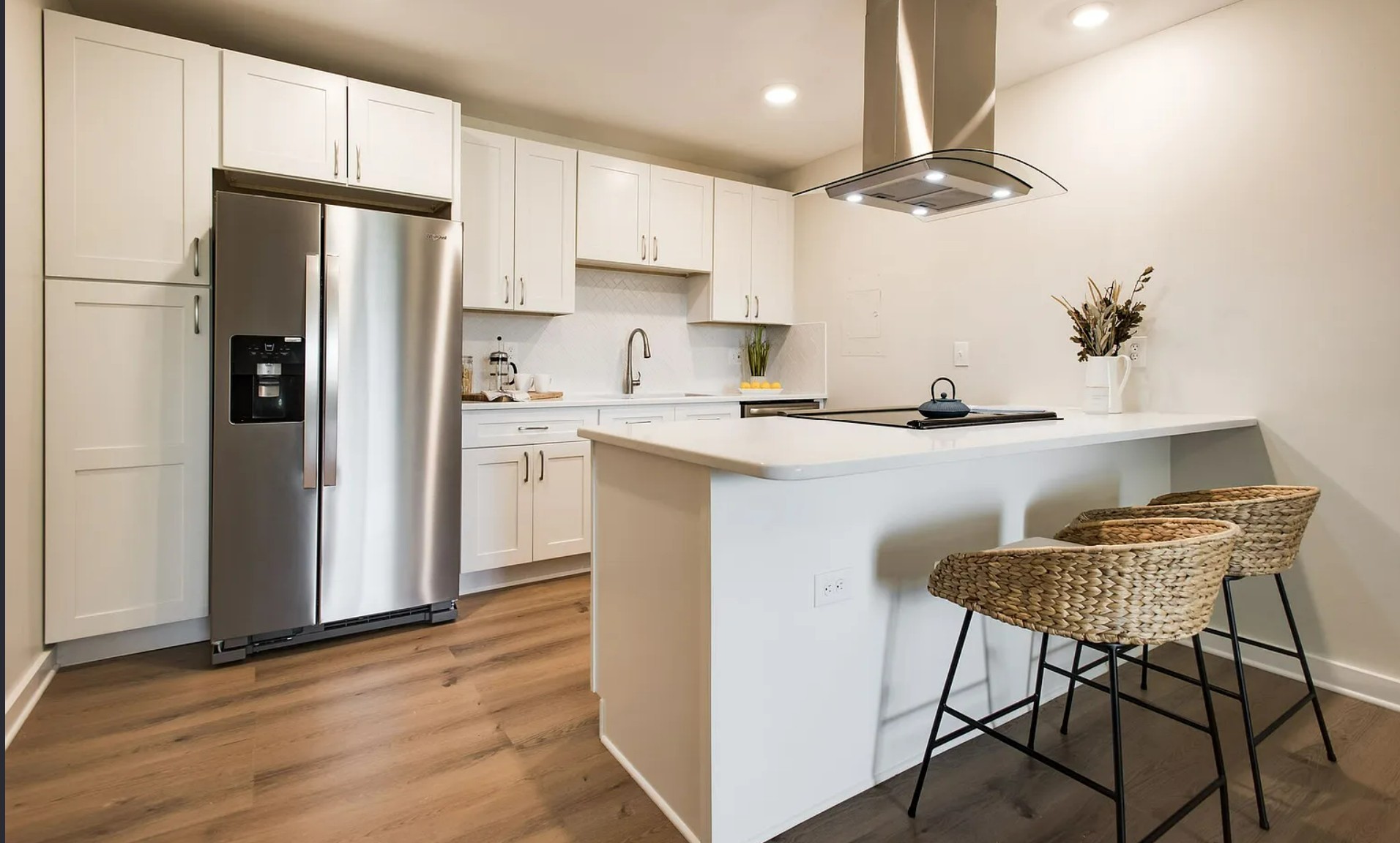 3600 Hillsboro Pike D16
