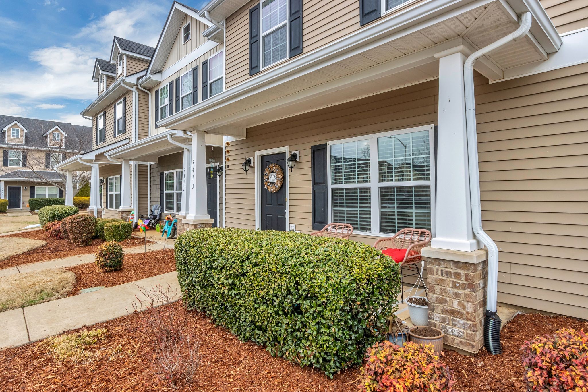 2413 New Holland Cir