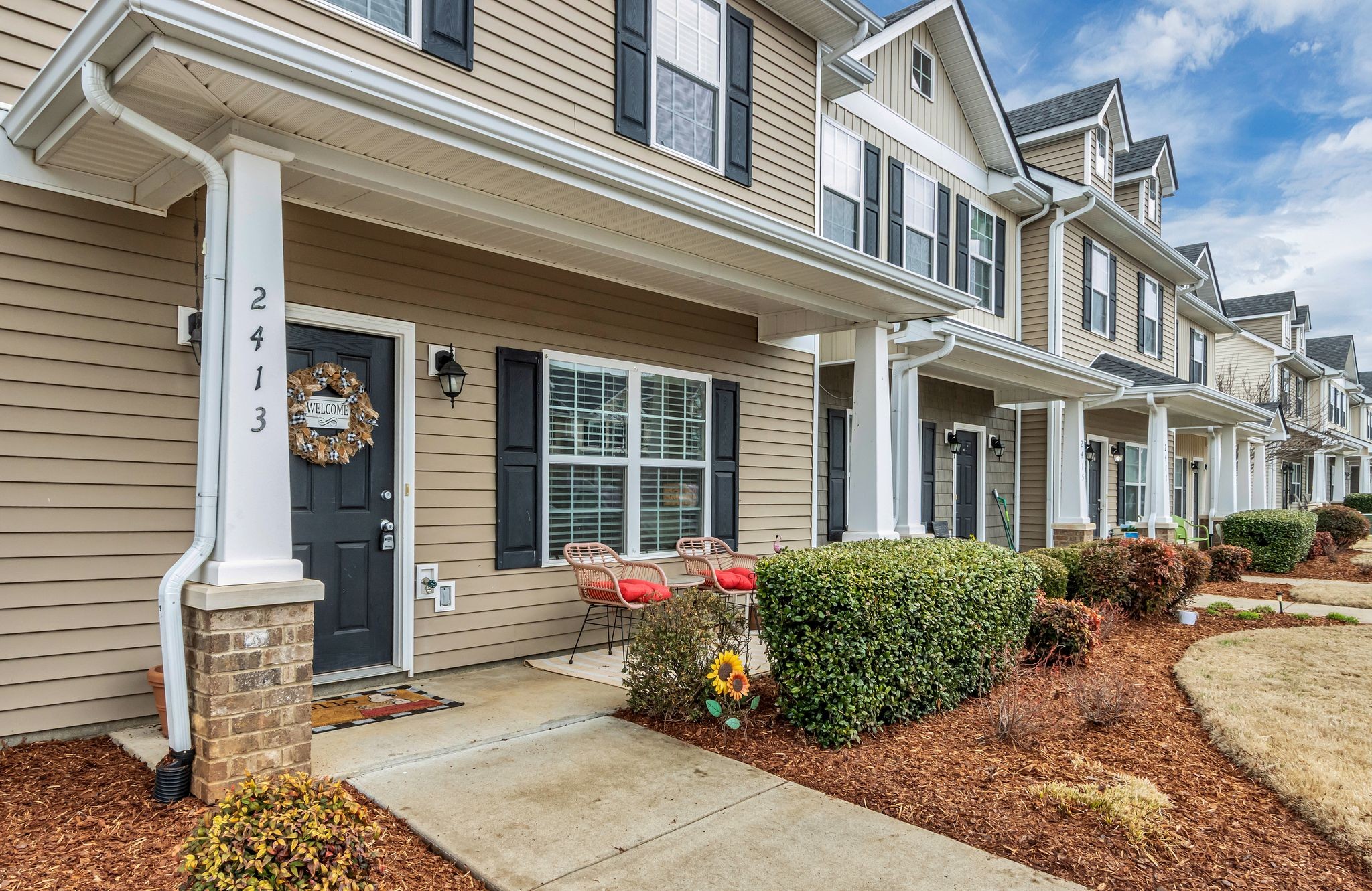 2413 New Holland Cir