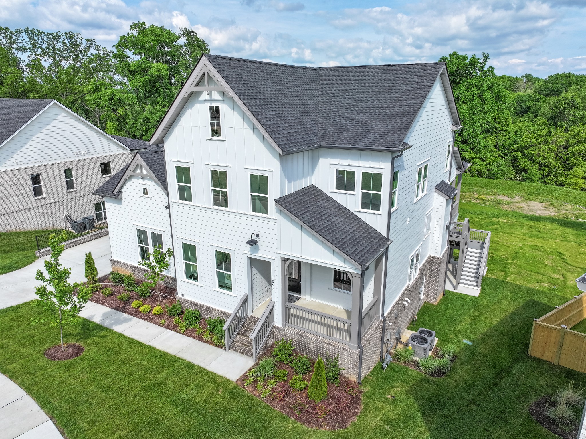 1052 Wetzel Dr