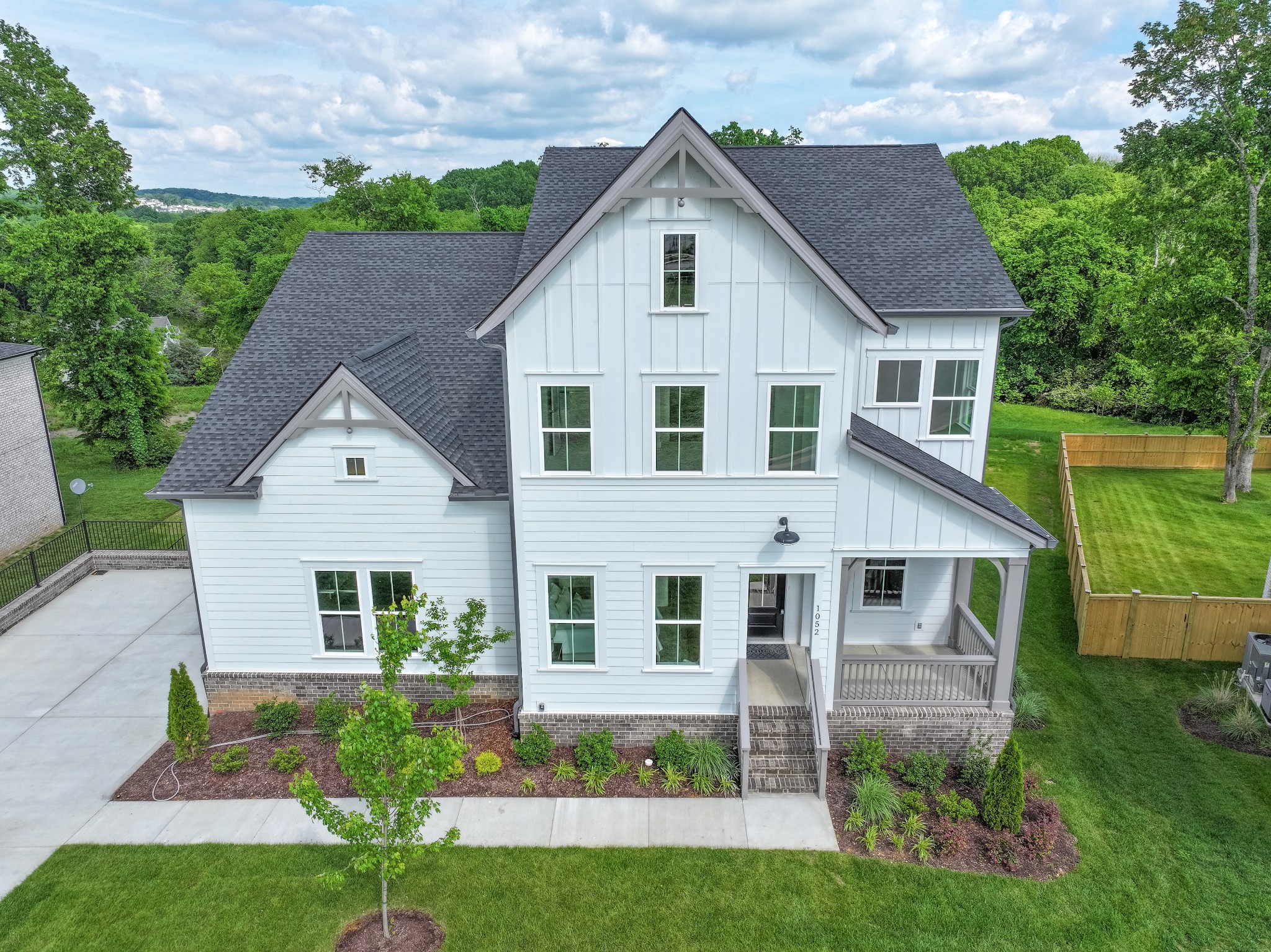 1052 Wetzel Dr