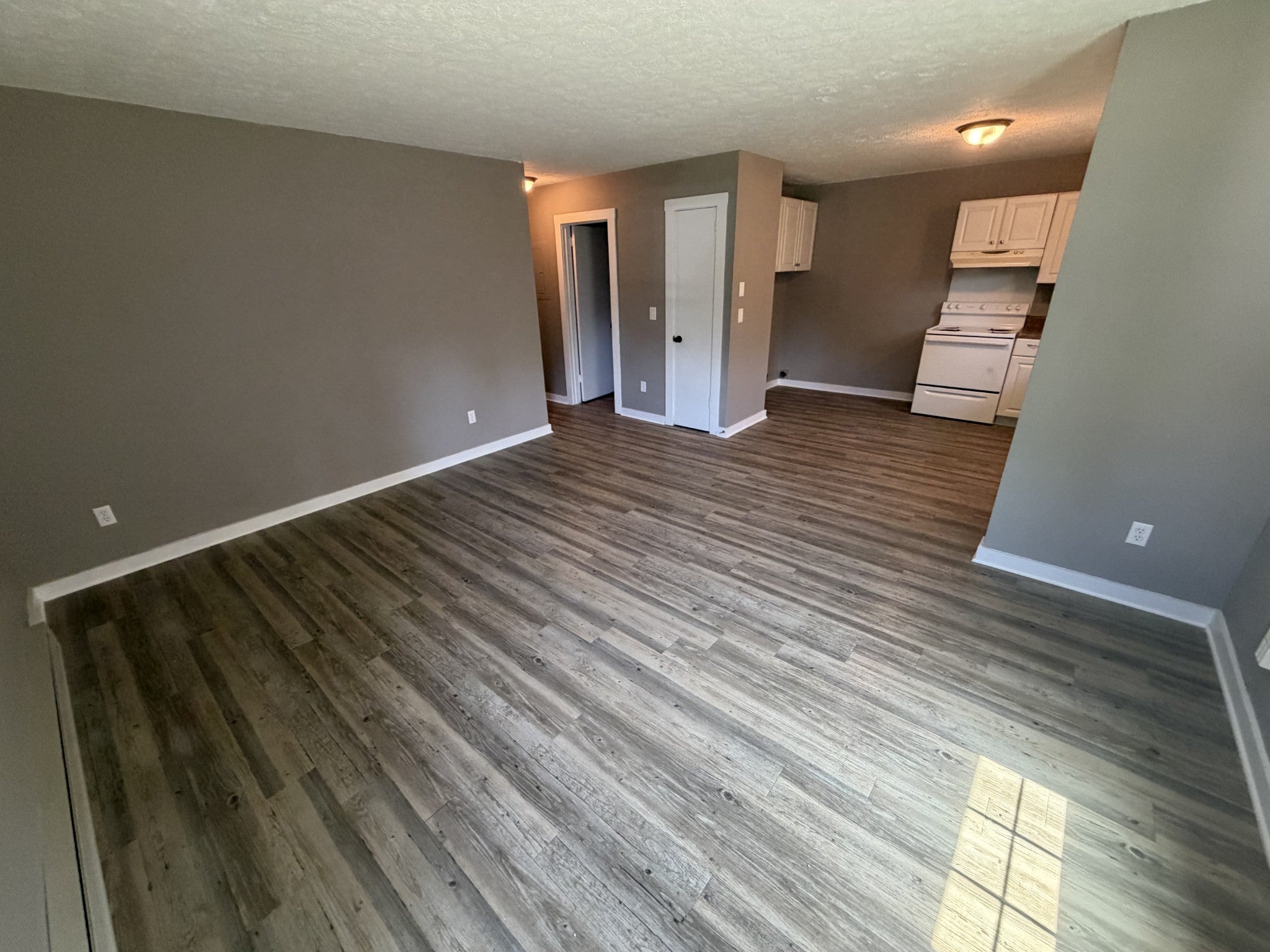 2-bed home for rent in Nashville, TN 37207, 905 Blue Ridge Dr B 905 Blue Ridge Dr B, Nashville TN 37207 2-bed home, photo 3 of 8