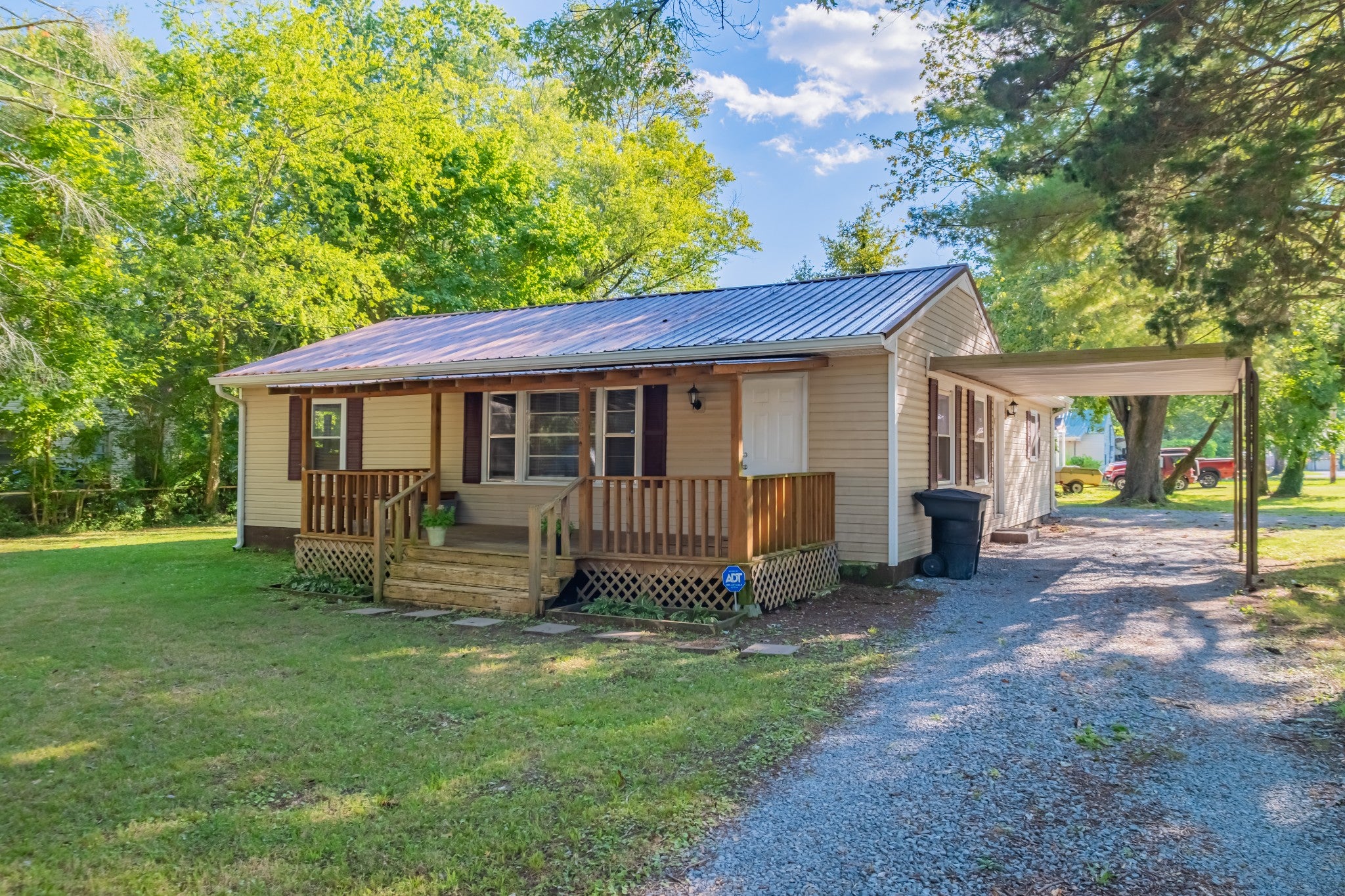 200 Gentry St
