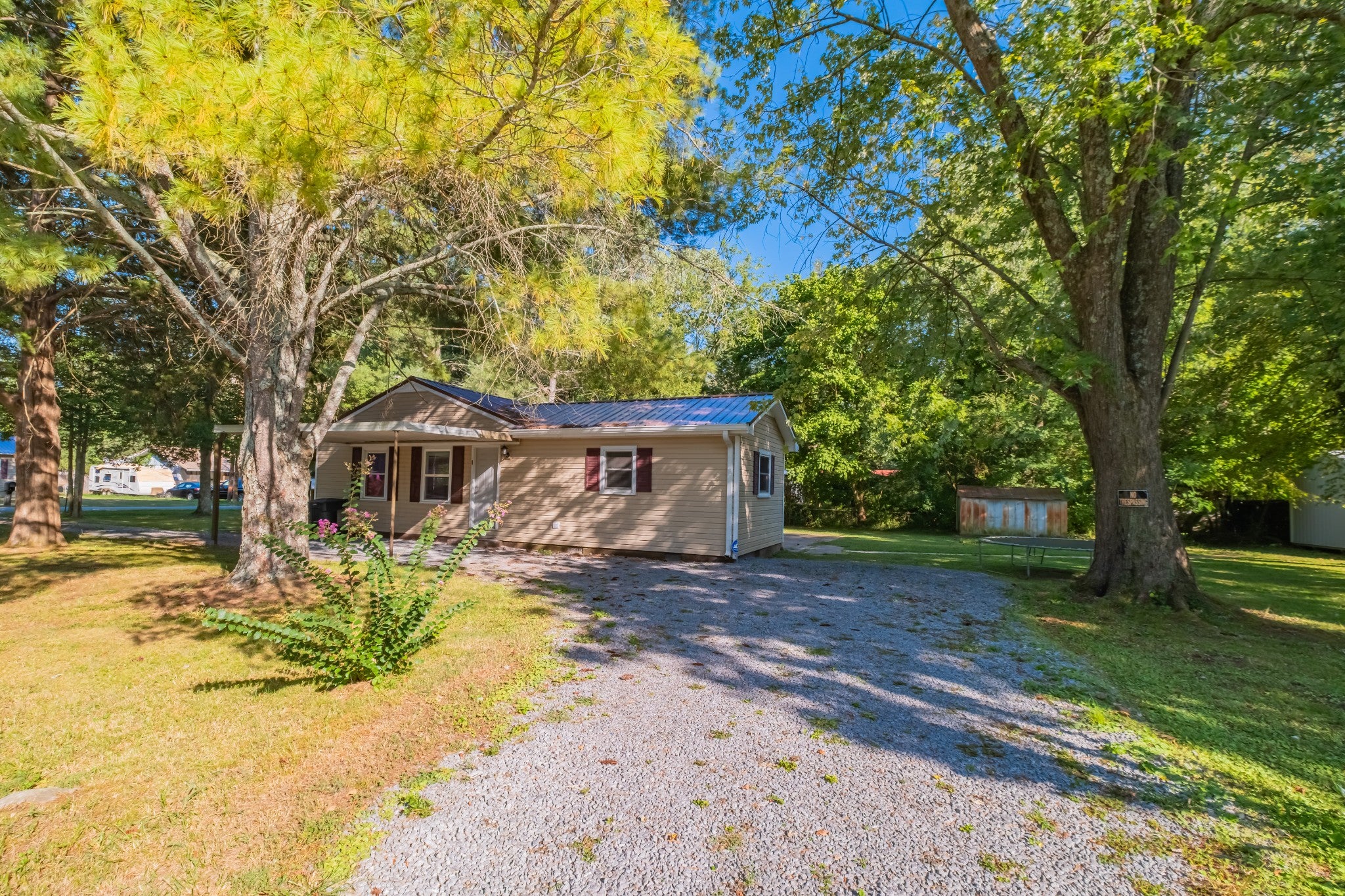 200 Gentry St