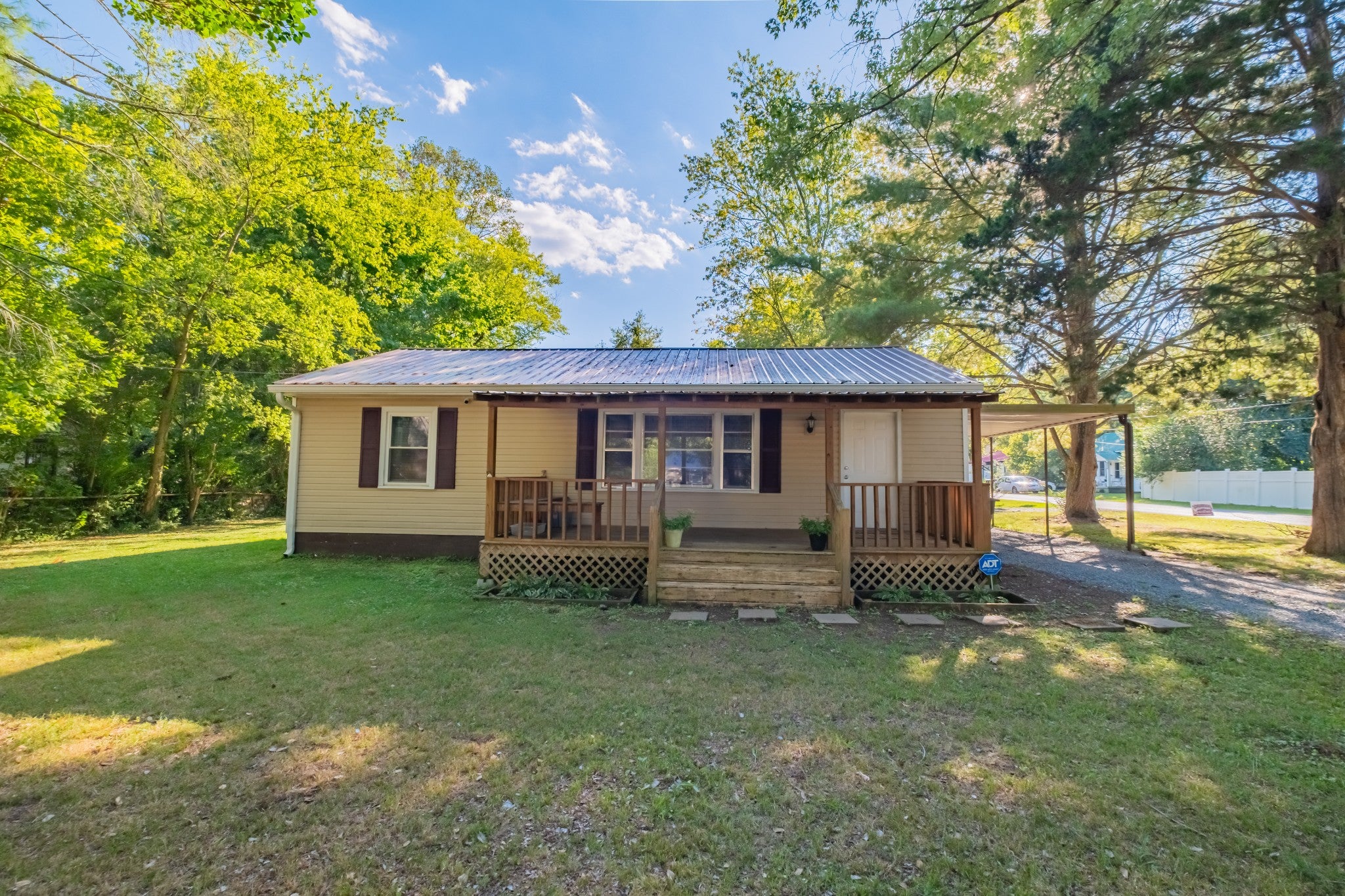 200 Gentry St