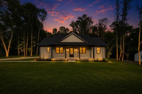 Photo of 39 Bluebird Trail, Estill Springs, TN 37330 (MLS # 3191427)