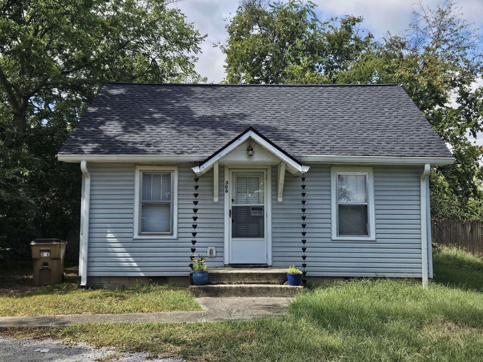 306 McArthur Dr