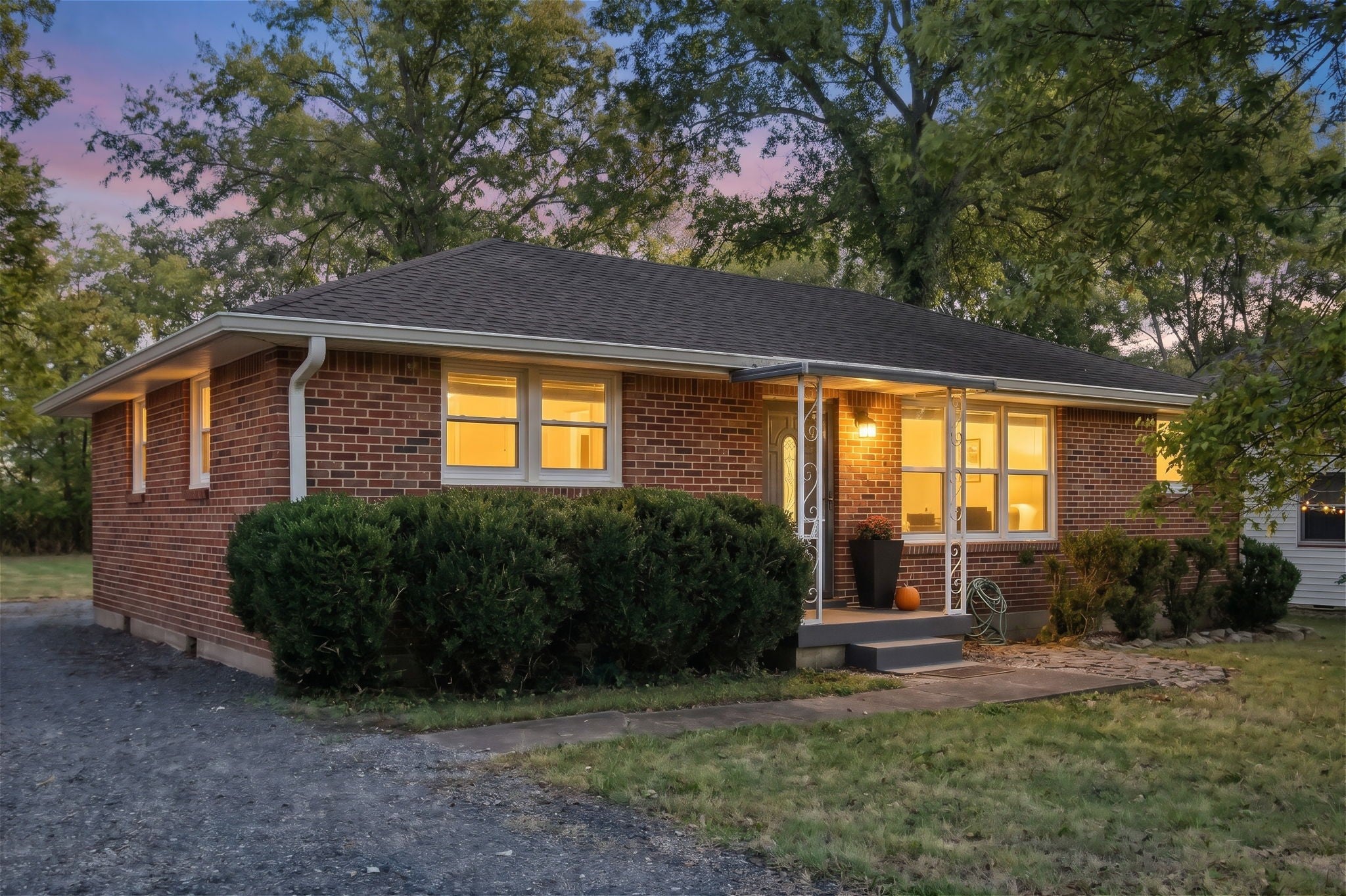 831 Walnut St