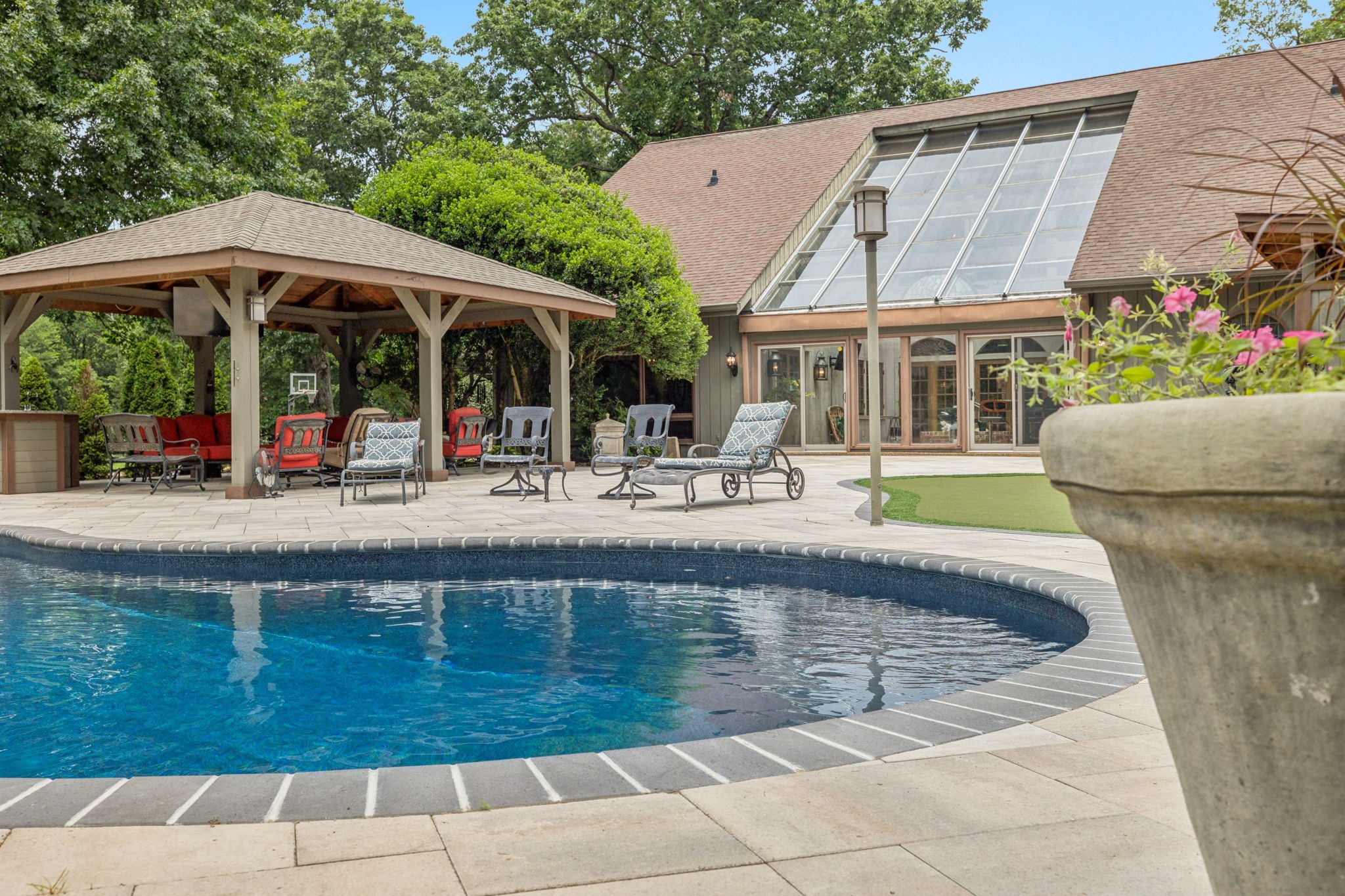 1695 Coles Ferry Pike