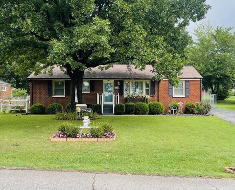 Photo of 555 Ashe Ave, New Johnsonville, TN 37134 (MLS # 3061517)