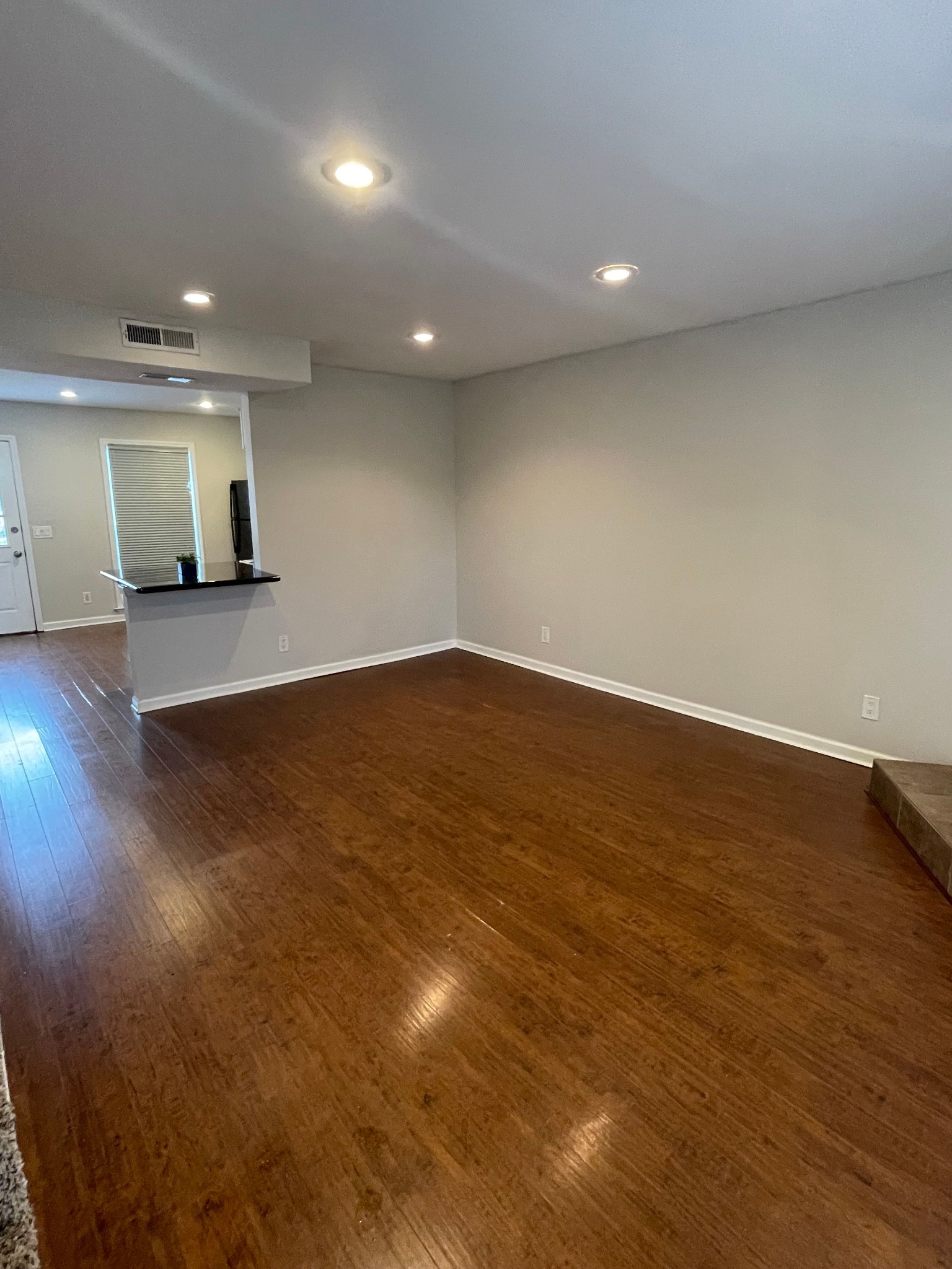 724 Due West Ave N D