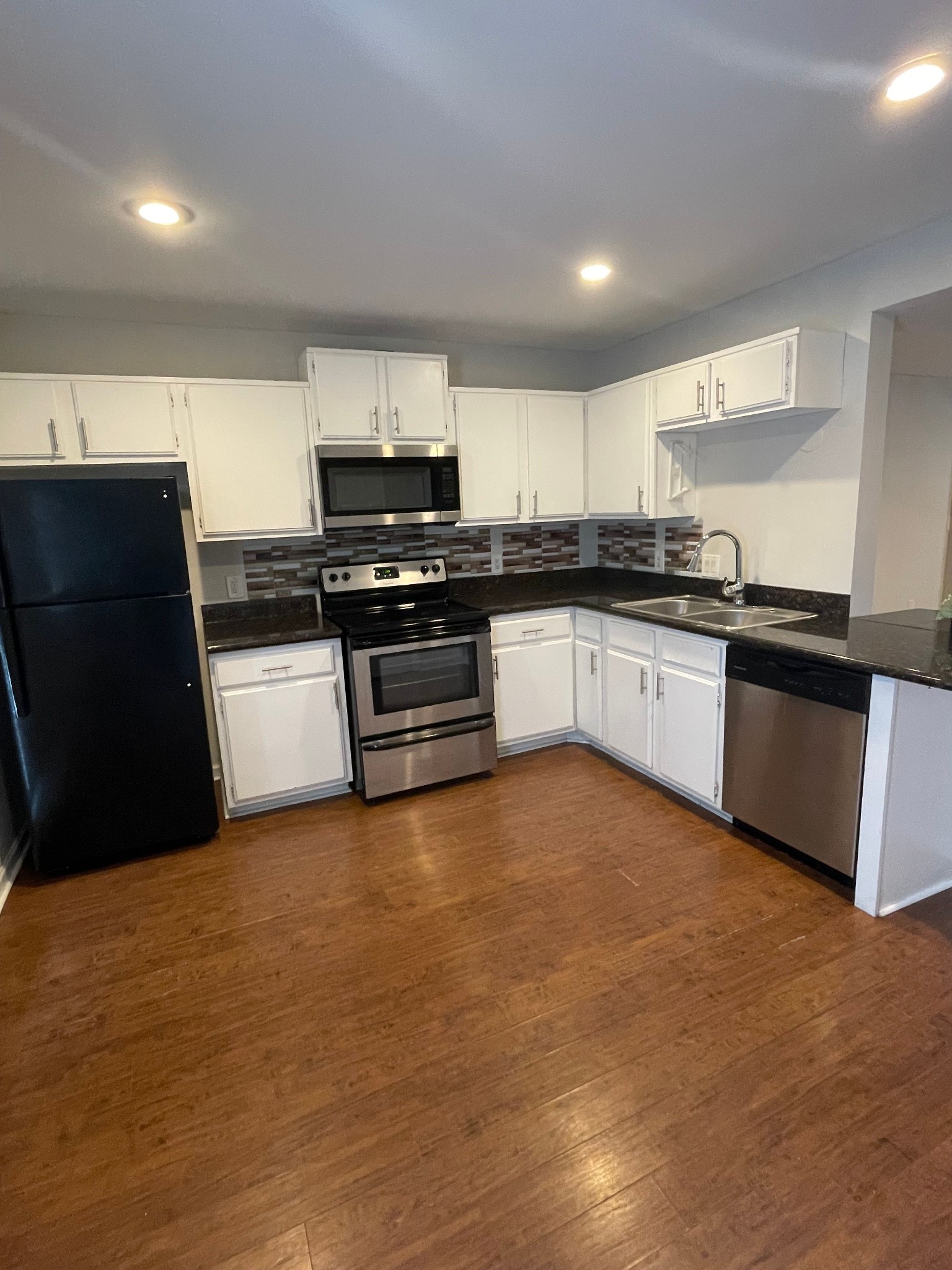 724 Due West Ave N D