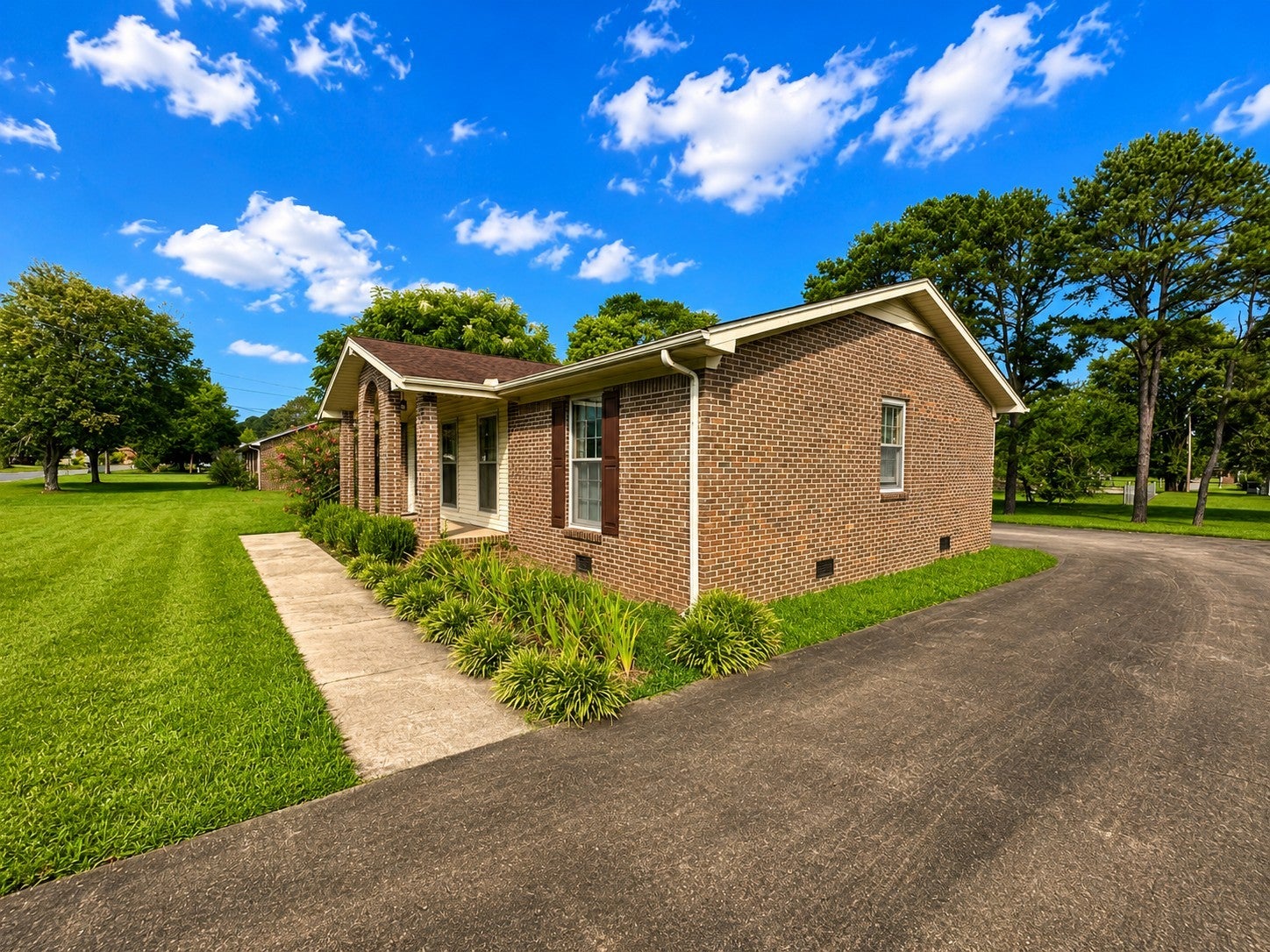 1008 Brindley Dr