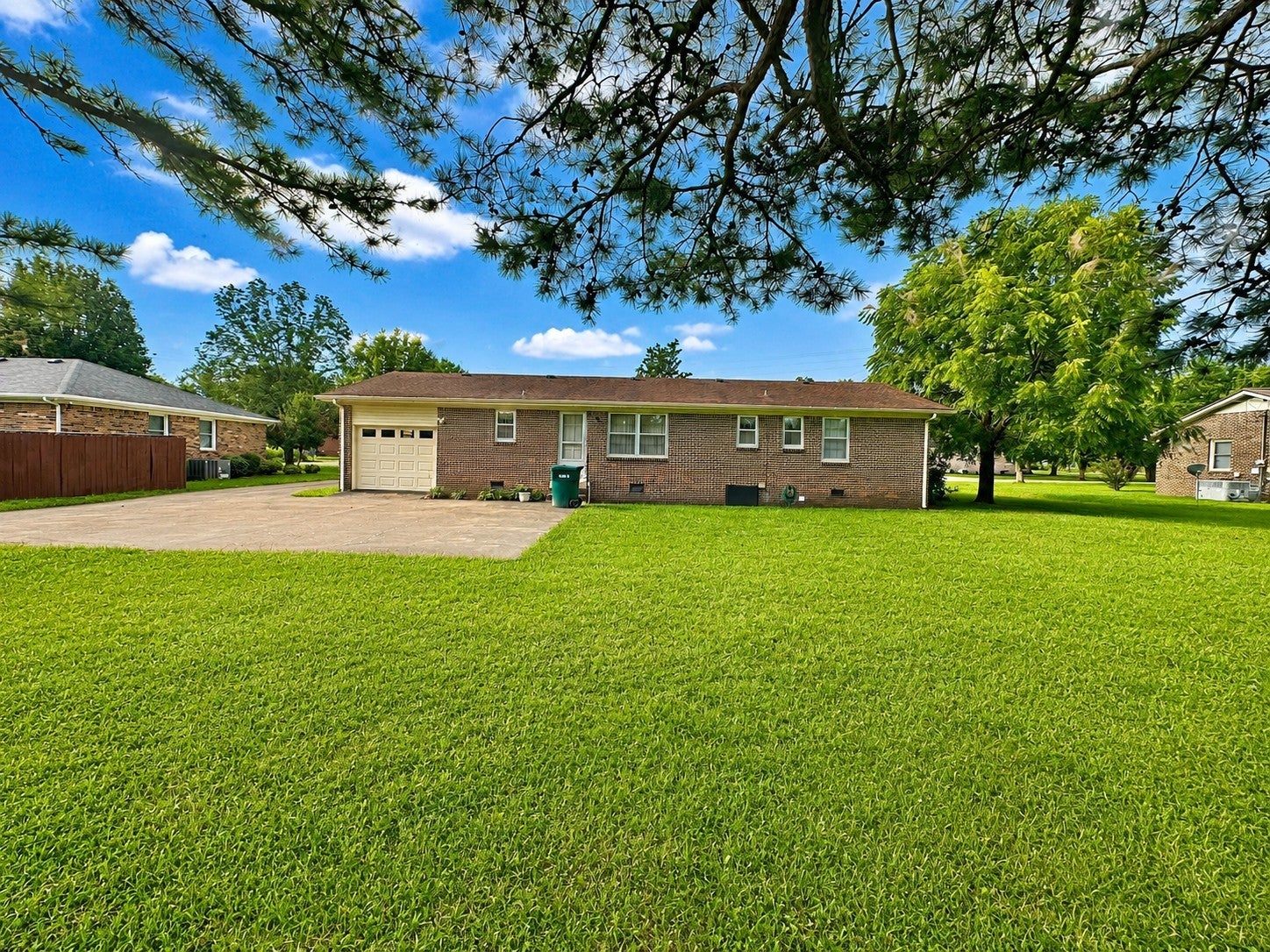 1008 Brindley Dr