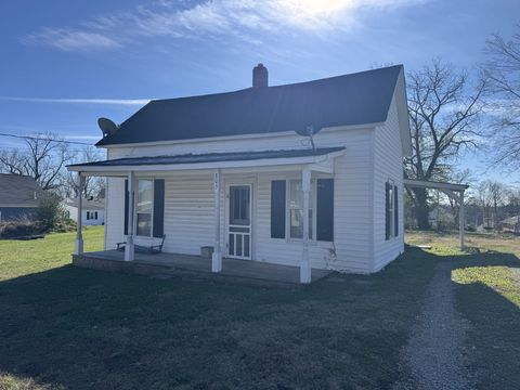 805 W 2nd St Dickson TN 37055