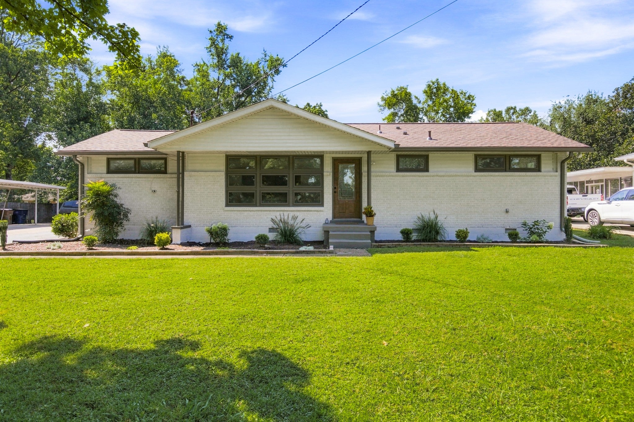 3-bed listing at 525 Elysian Fields Rd, Nashville