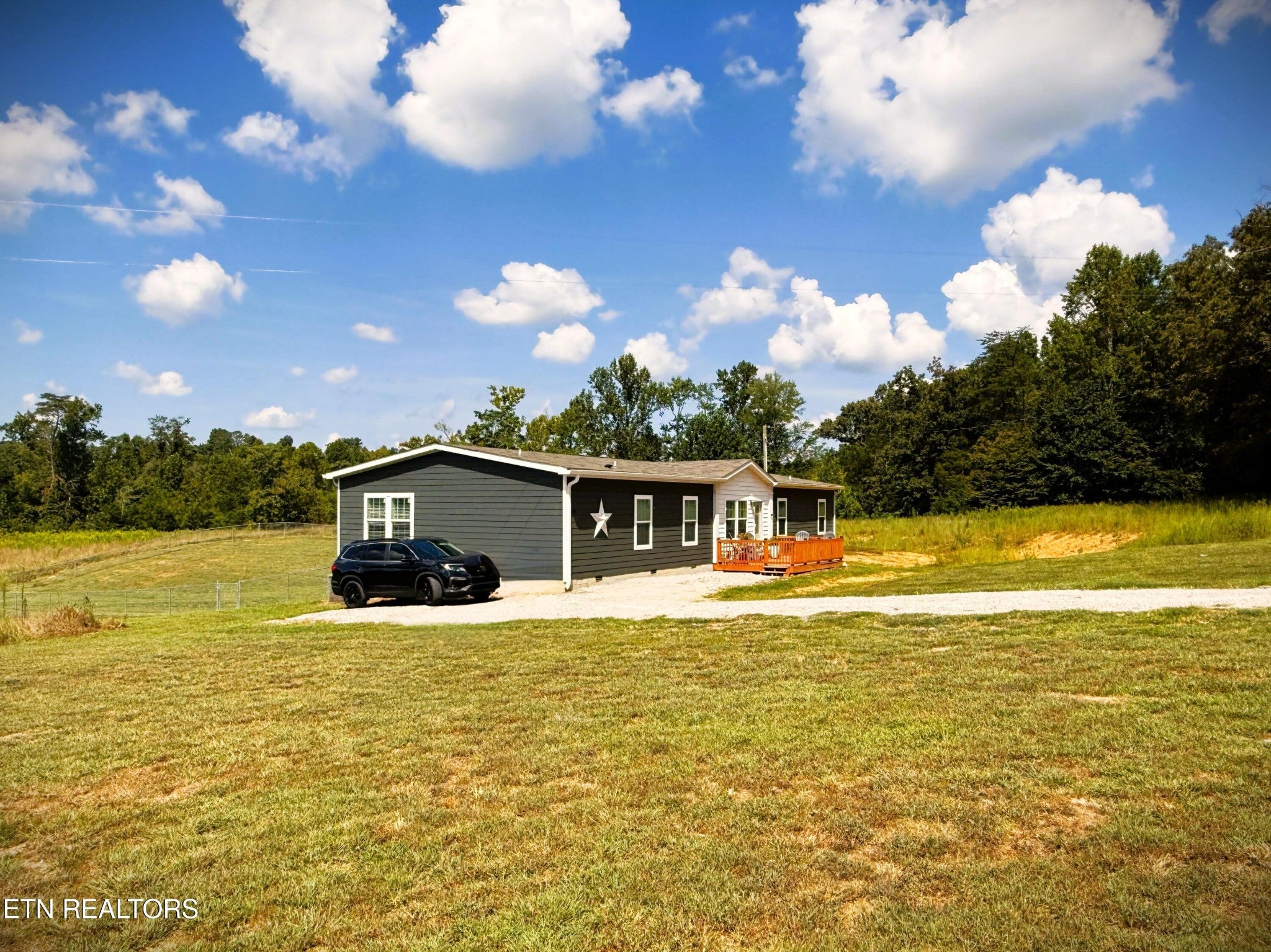 760 Dogwalk Rd