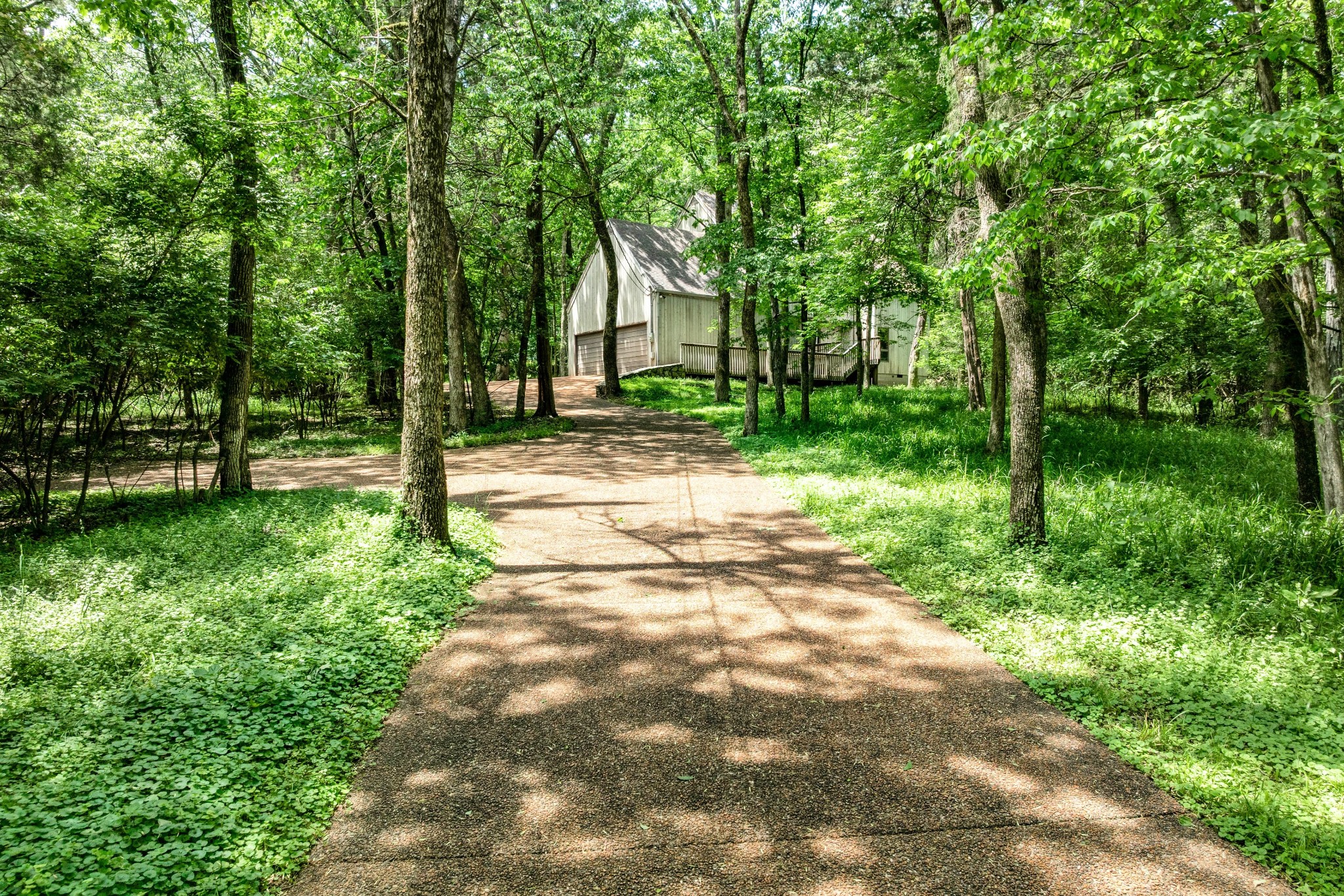 556 Lakeshore Drive