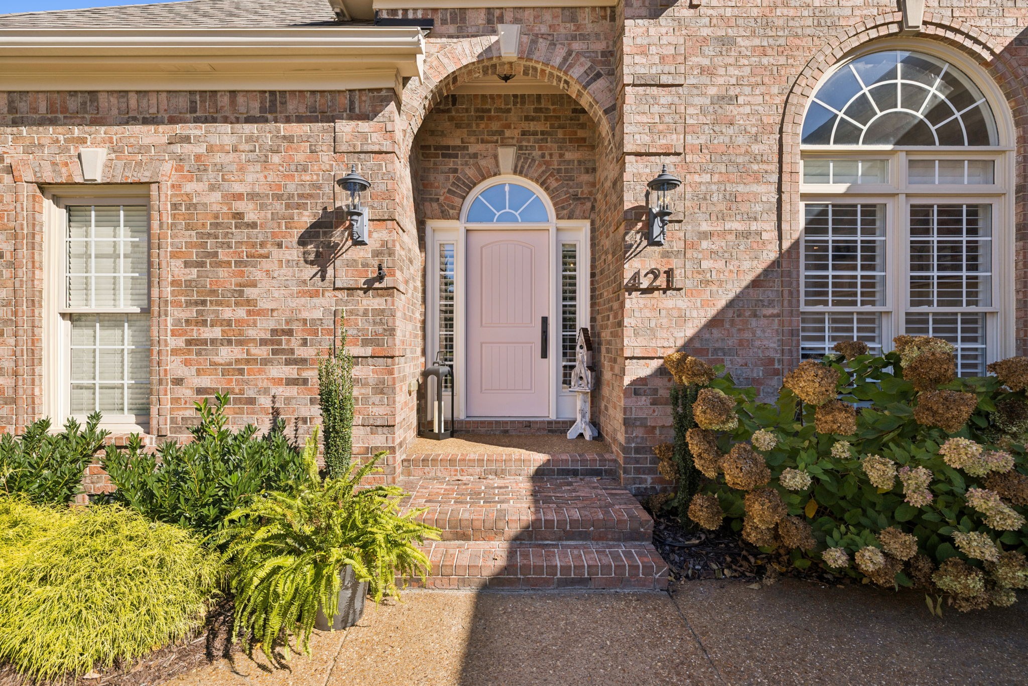 421 Caledonian Ct