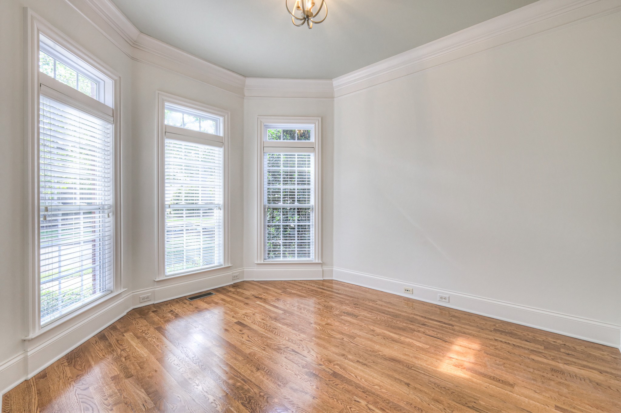 306 Battery Ct