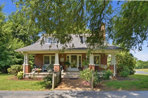 Photo of 445 Carters Creek Pike, Columbia, TN 38401 (MLS # 3610206)