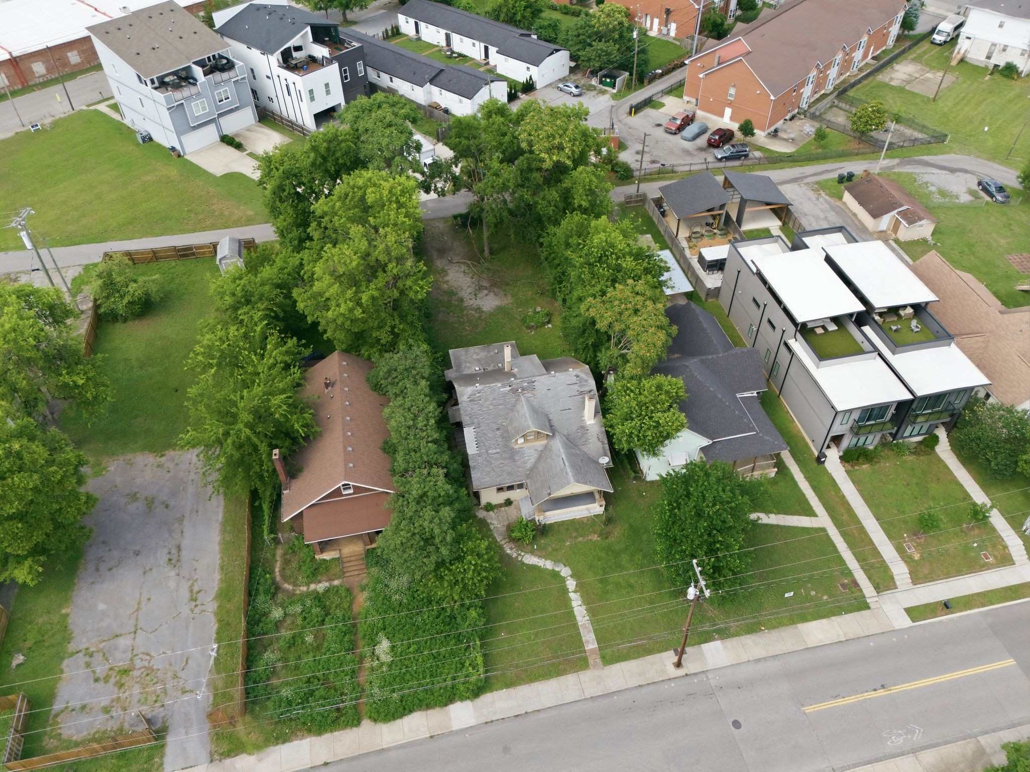 2020 Clifton Ave