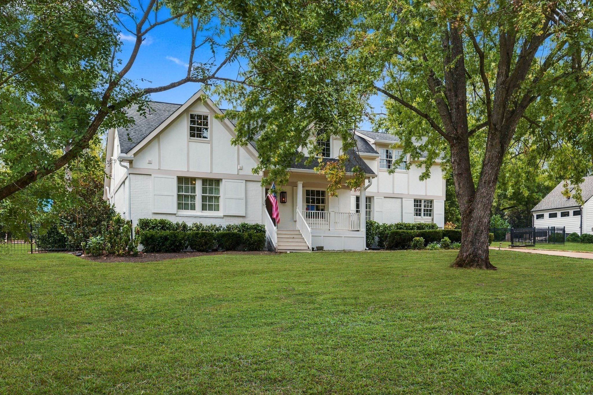 4-bed listing at 200 Leake Ave, Nashville