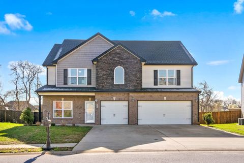 1044 Thrasher Dr Clarksville TN 37040