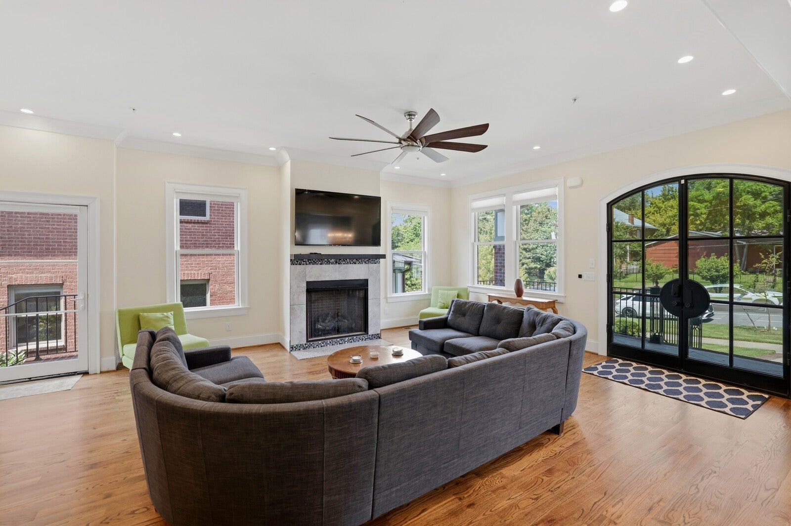 818 Shelby Ave A