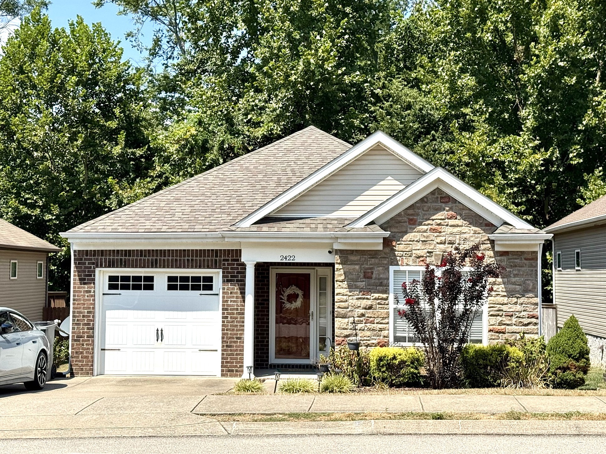 Photo 1 of 40 — 2422 Duxbury Dr, Columbia, TN 38401